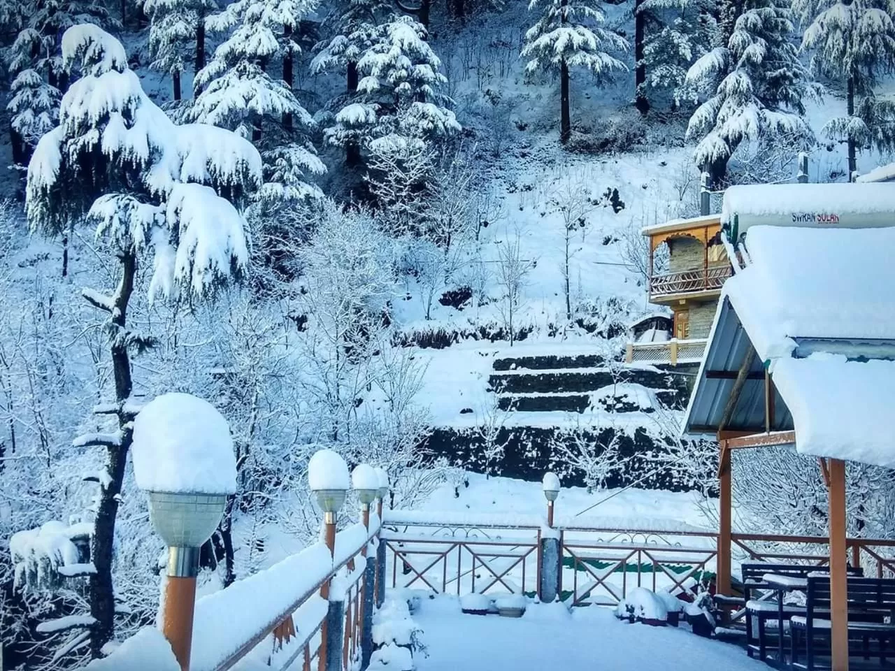 Property building, Winter in Soham's Chateau De Naggar - Manali