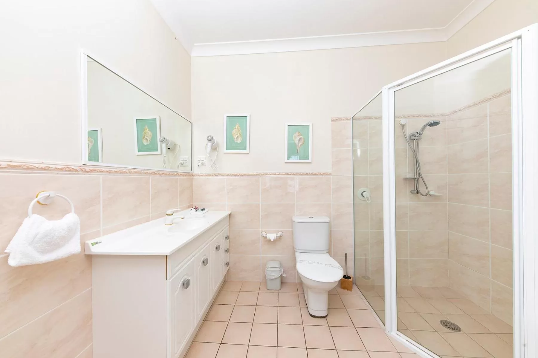 Three Bed Ocean View Superior Apartment in Meridian Beachside Apartments