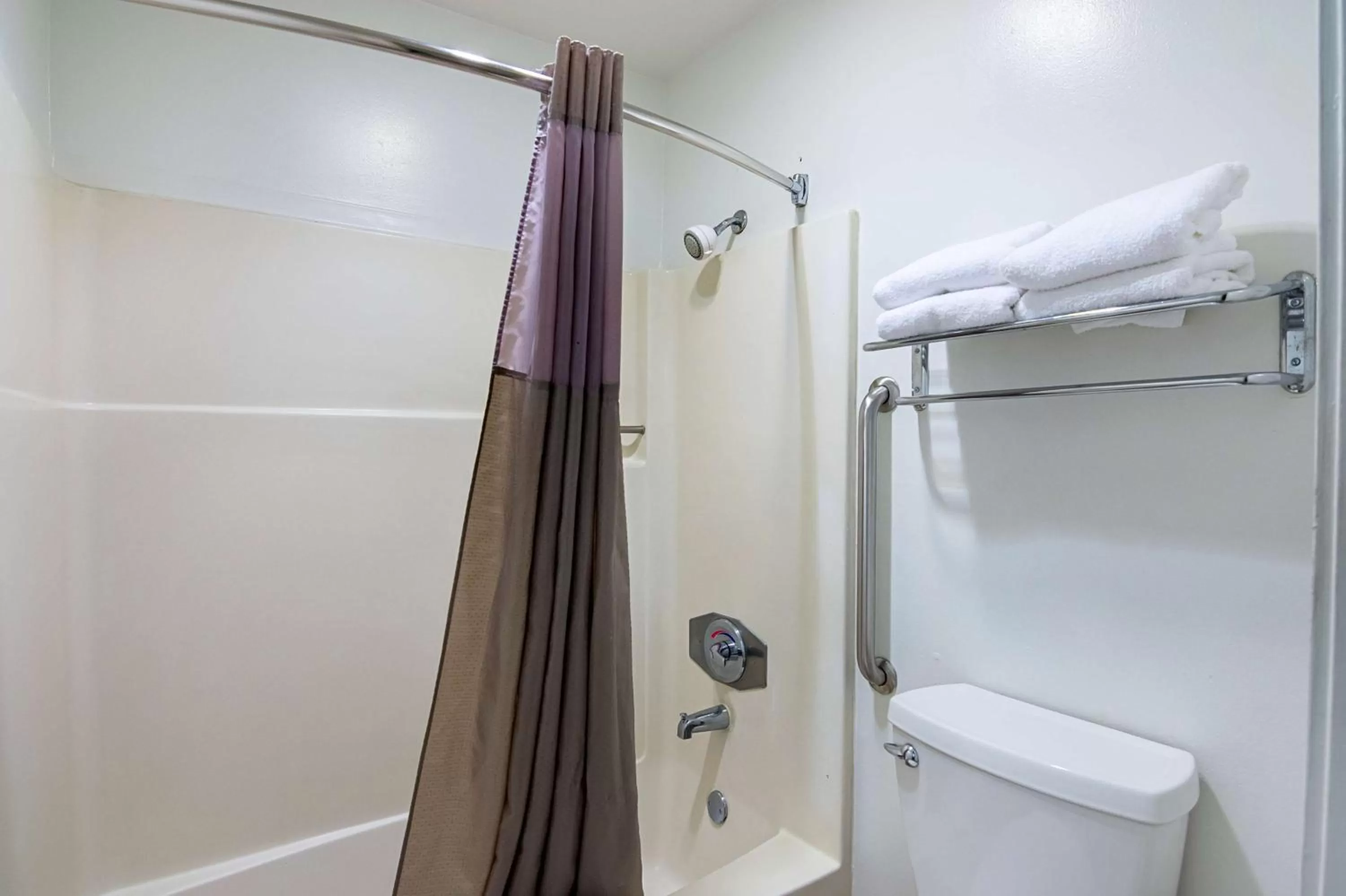 Shower in Studio 6-Concord, CA