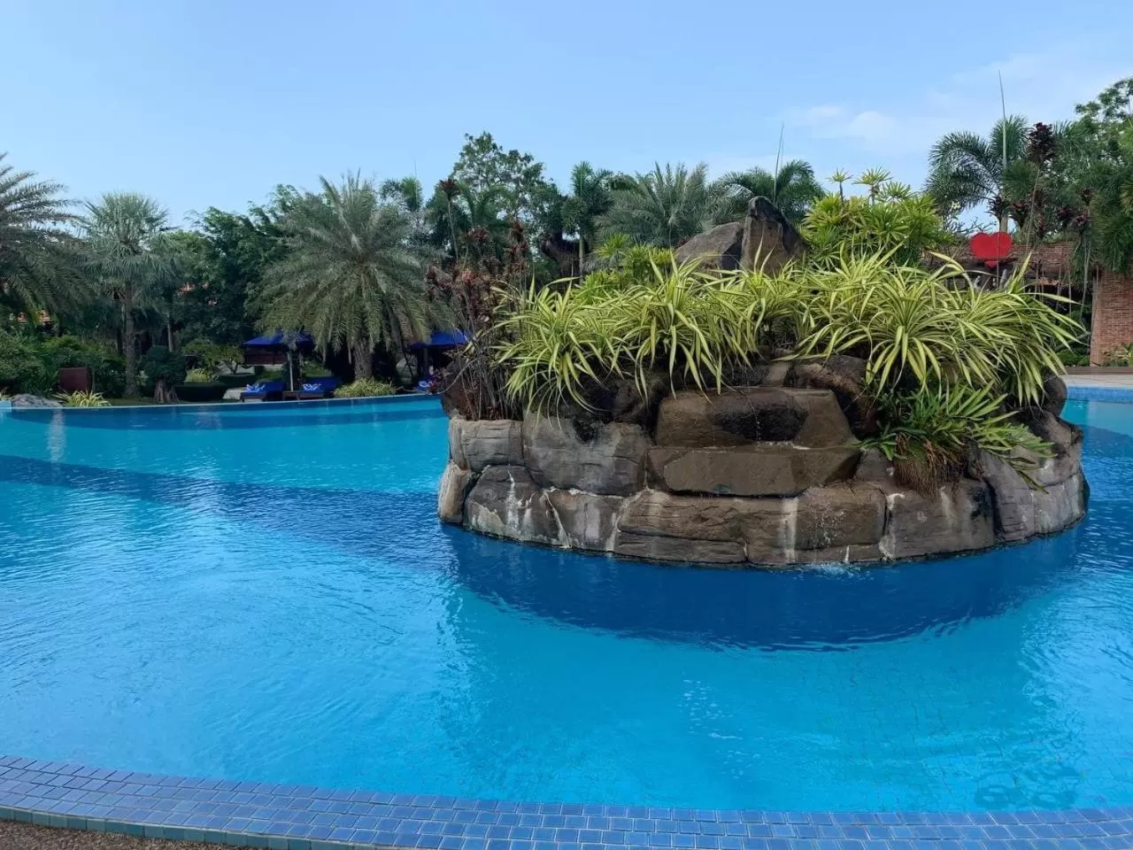 Swimming Pool in Try Palace Resort-Kep