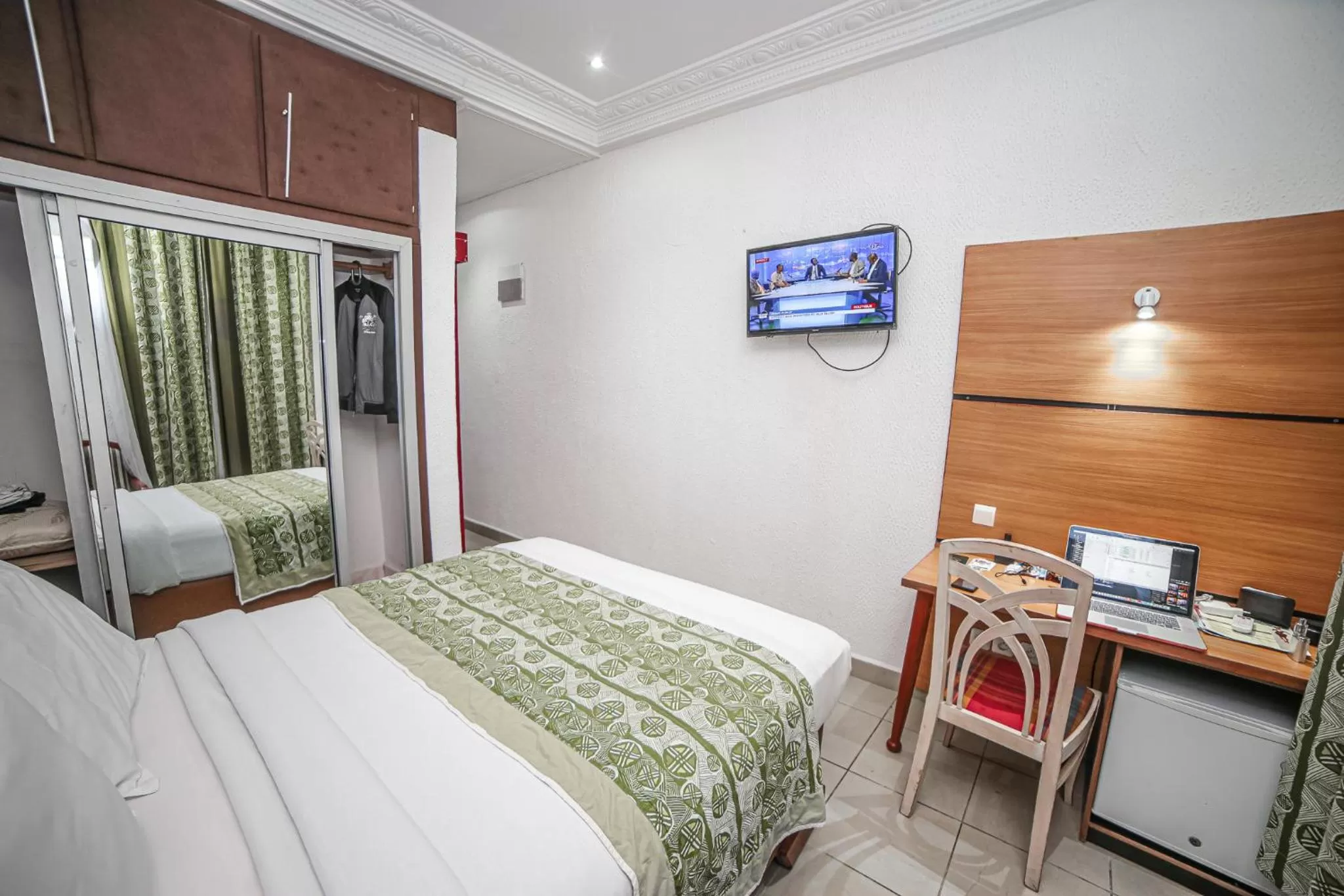 Bed in Fini Hotel Bobende