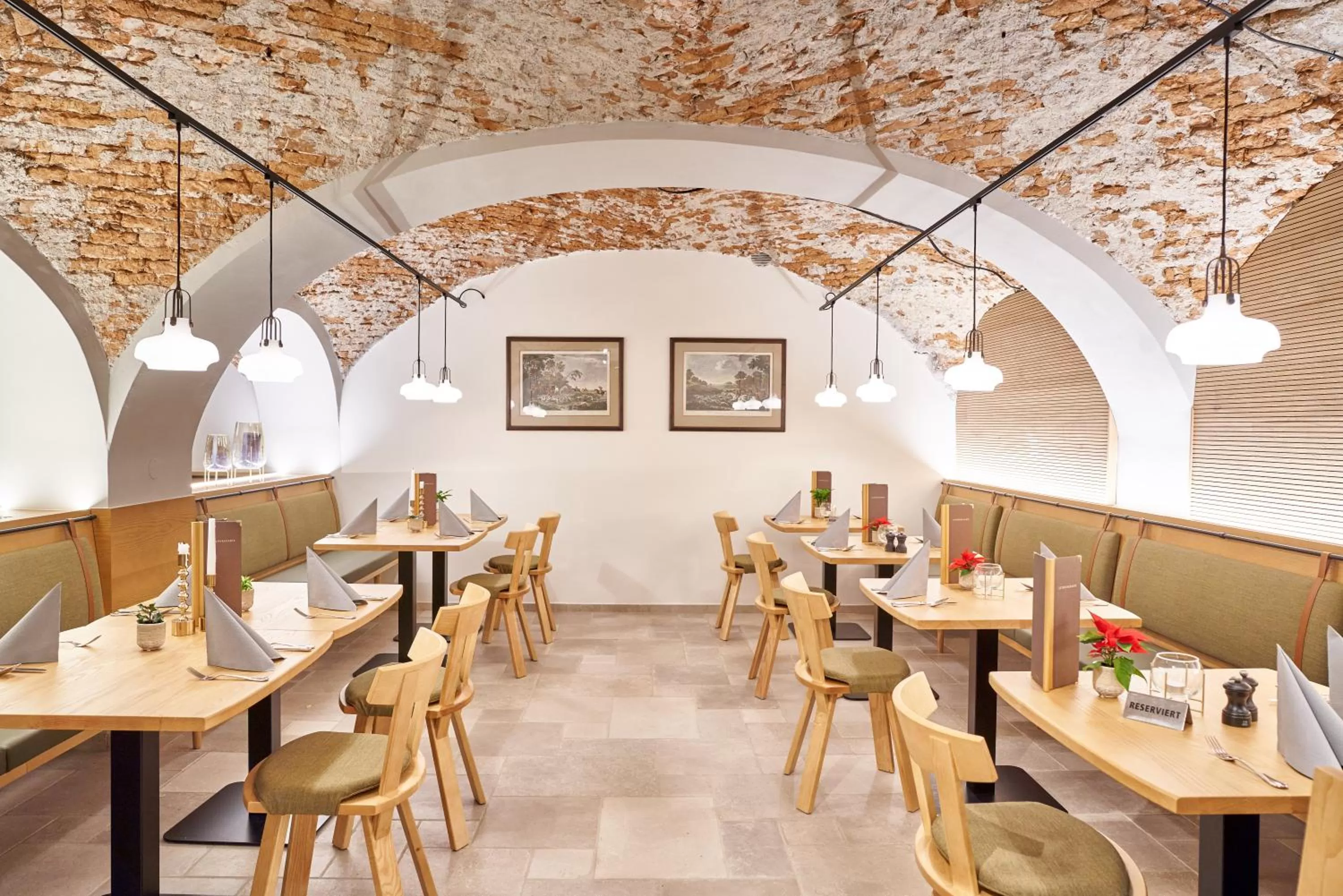 Restaurant/places to eat in Gasthof Maxlhaid