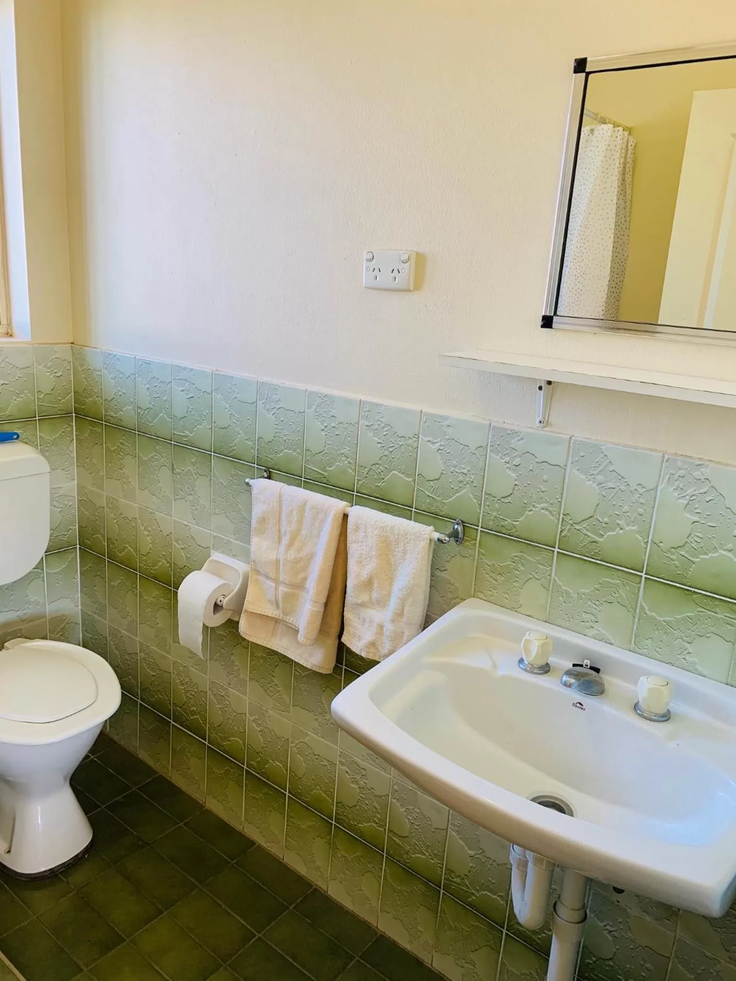 Bathroom in Angel's Rest Motel