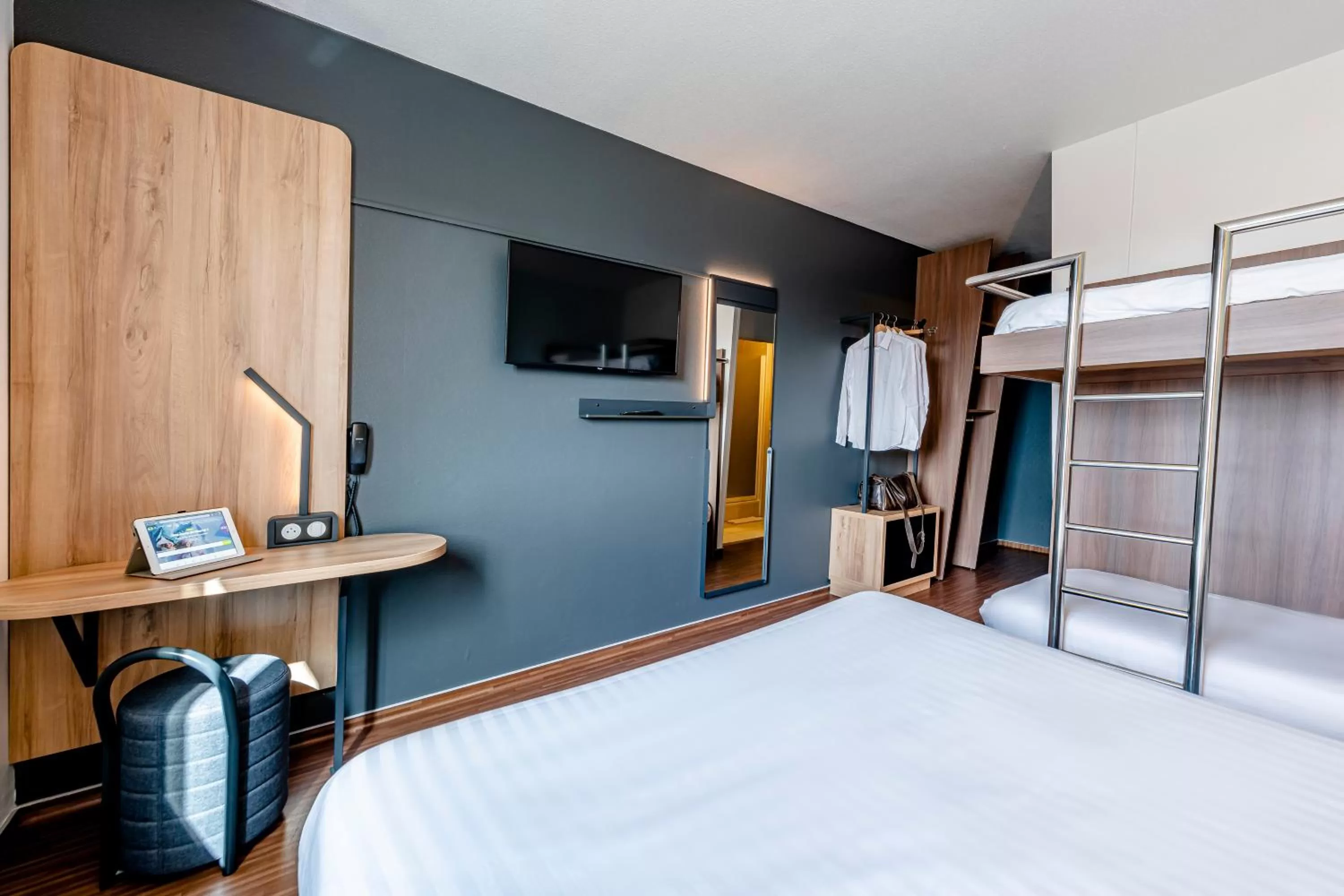 Bedroom, Bed in B&B HOTEL Bordeaux Talence