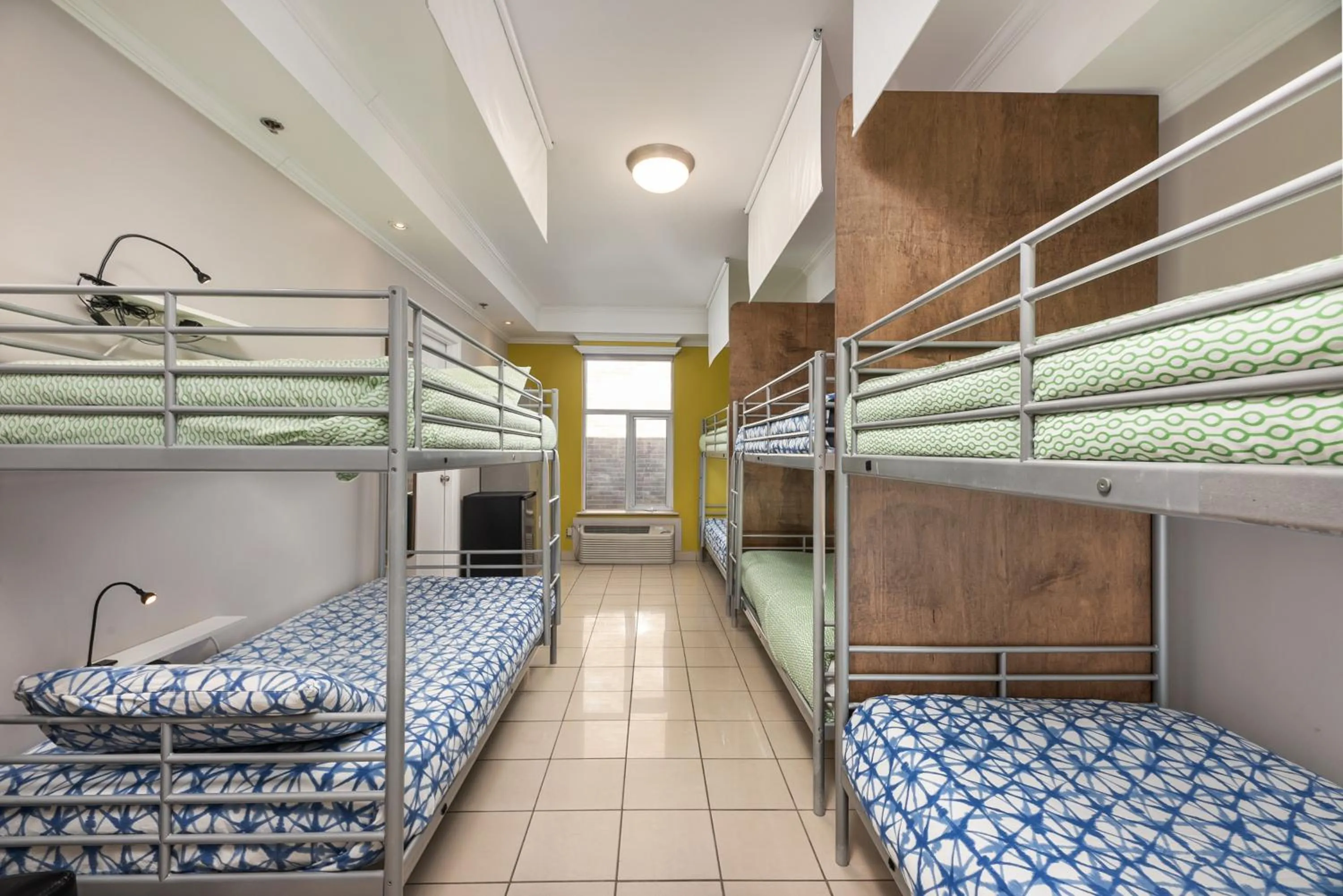 bunk bed, Bed in Samesun Montreal Hotel & Hostel