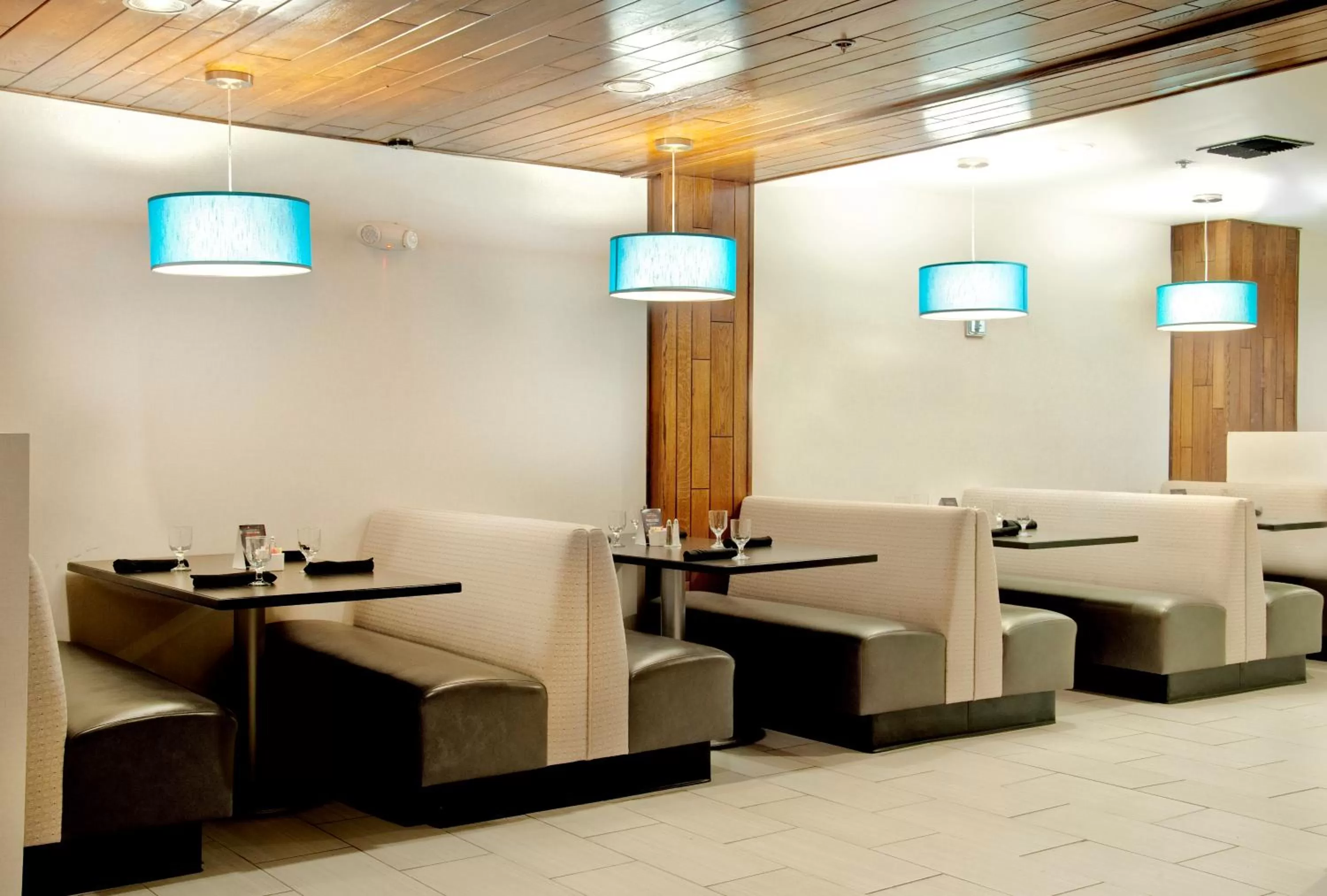 Restaurant/places to eat in Holiday Inn Victorville by IHG