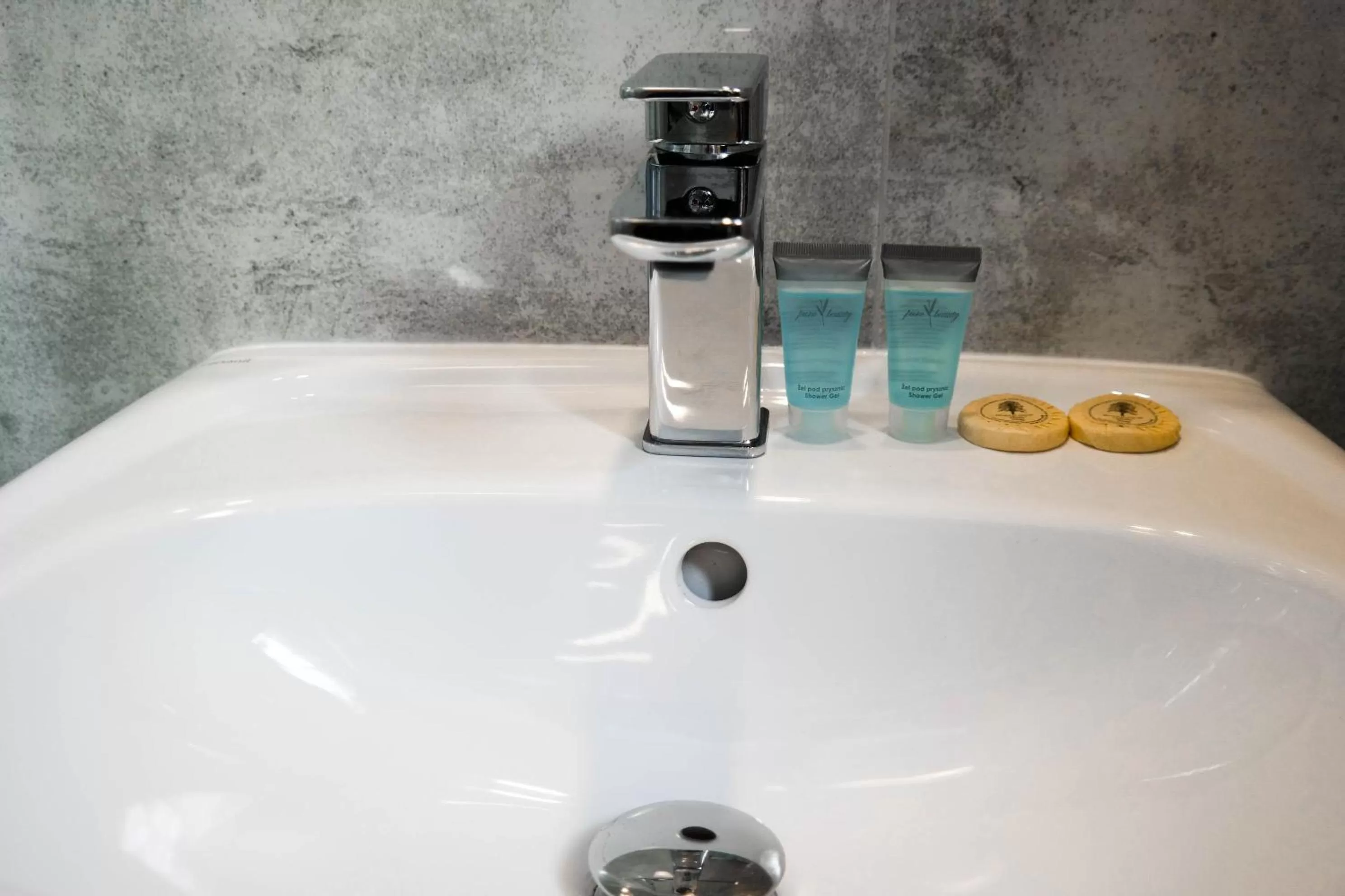 Bathroom in Hotel George