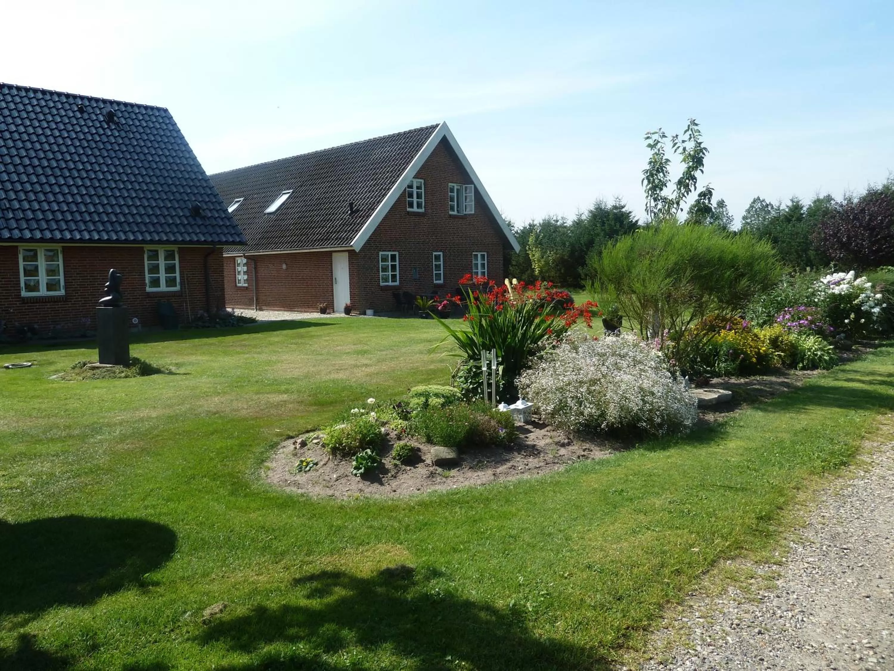 Facade/entrance, Property Building in Give Bed & Breakfast