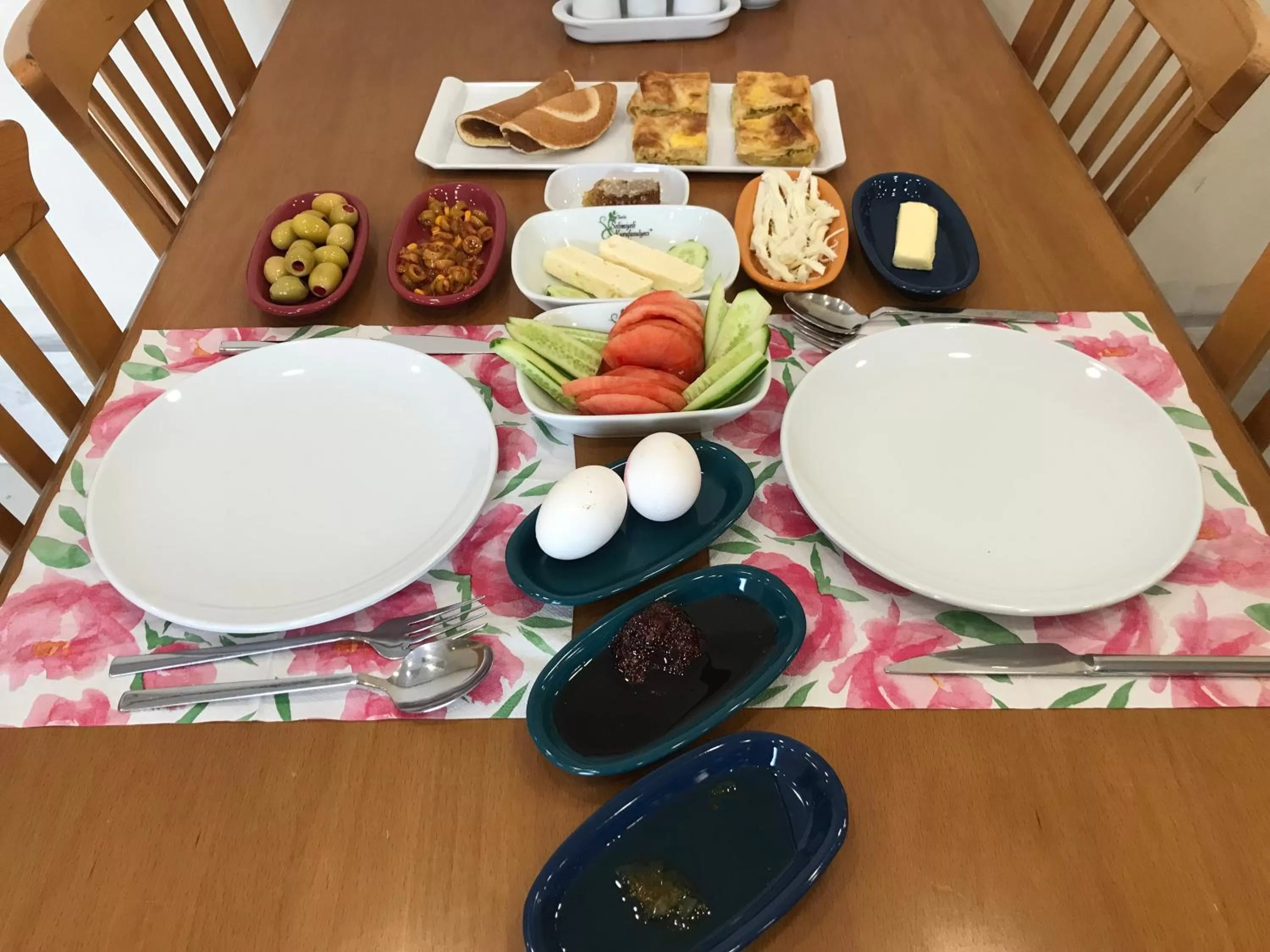 Restaurant/places to eat in Green Mansion