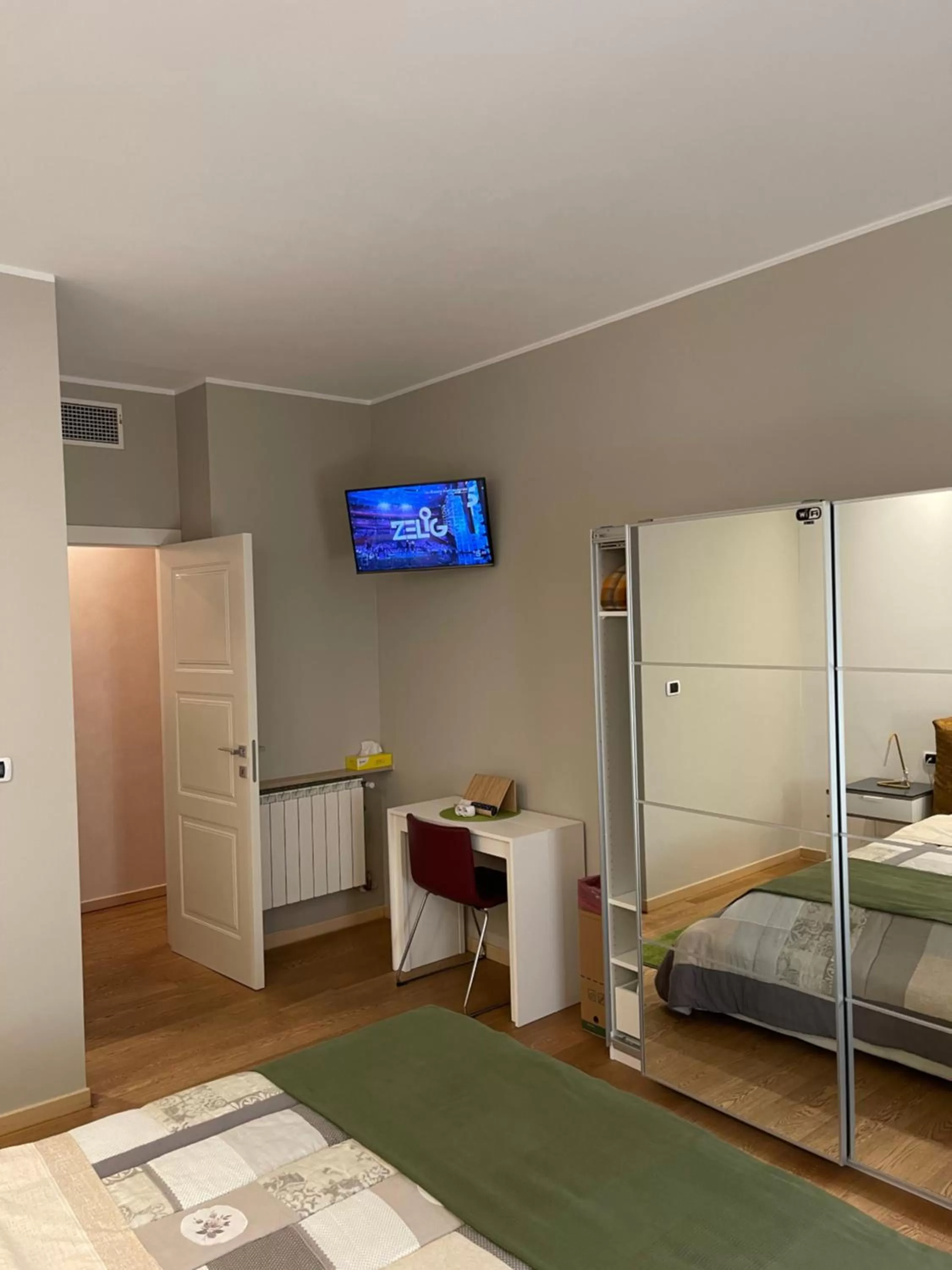 Bed in Smart-House Rent-Rooms FREE PARKING