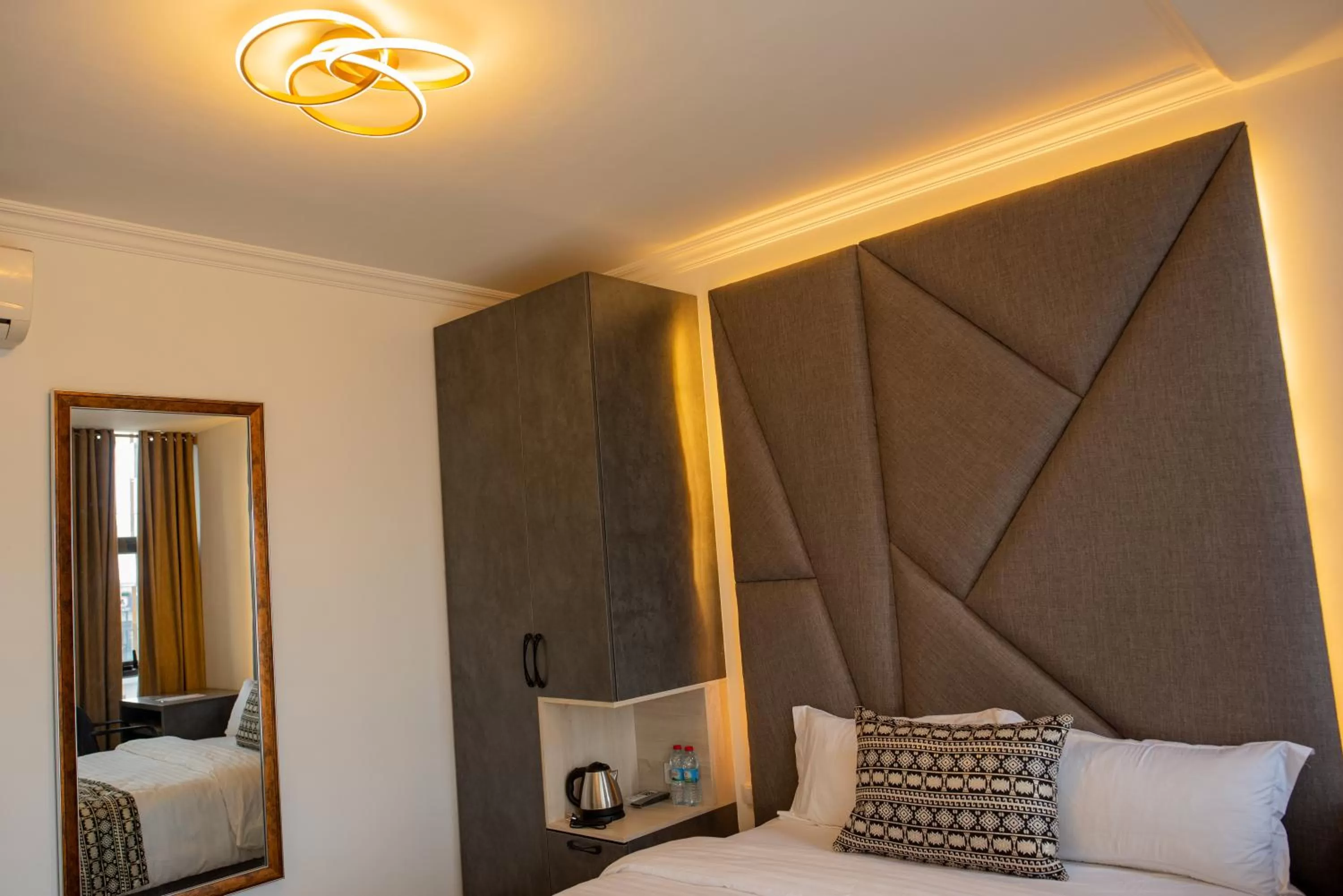 Bedroom, Bed in MERCURE HOTEL