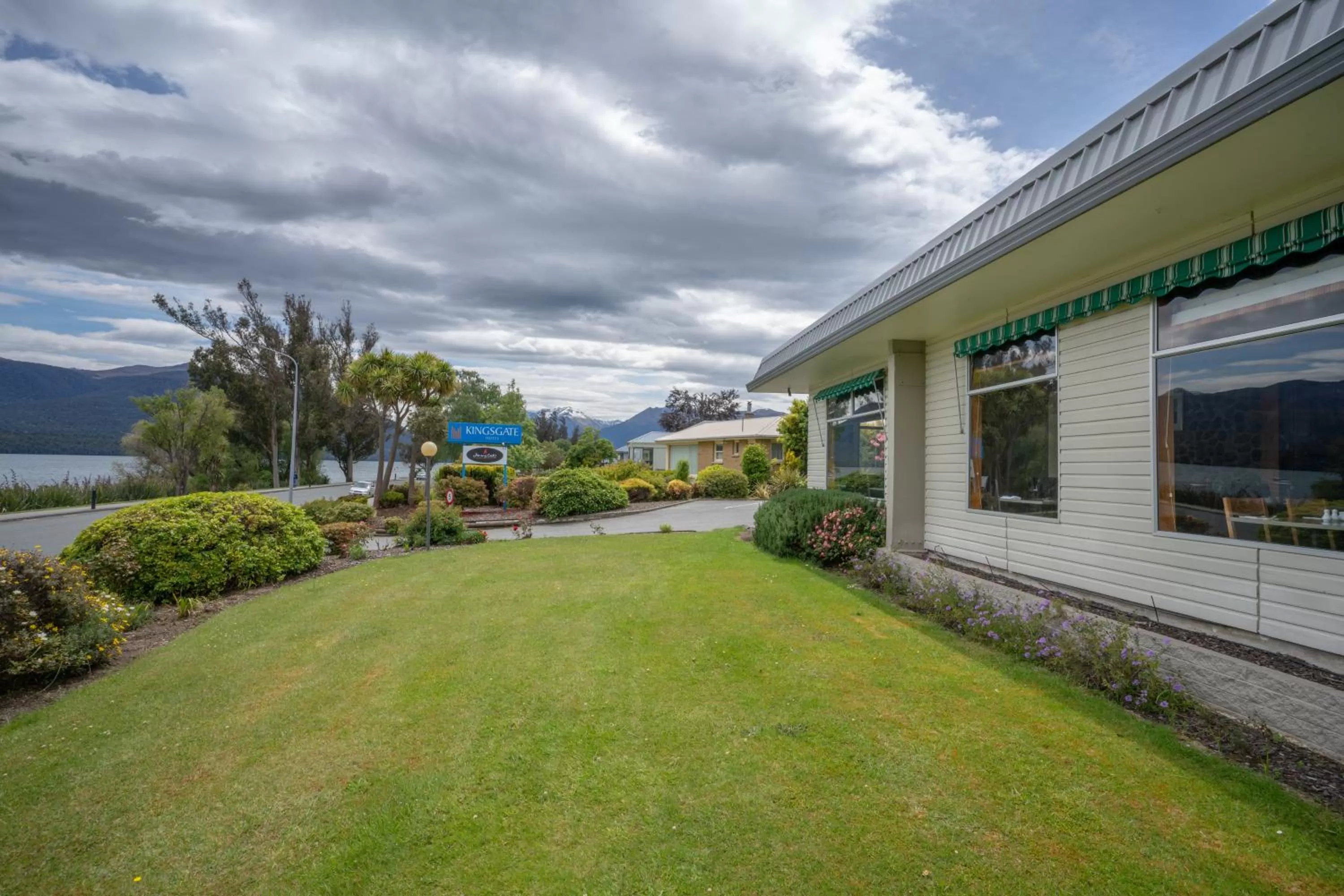 Property building in Kingsgate Hotel Te Anau