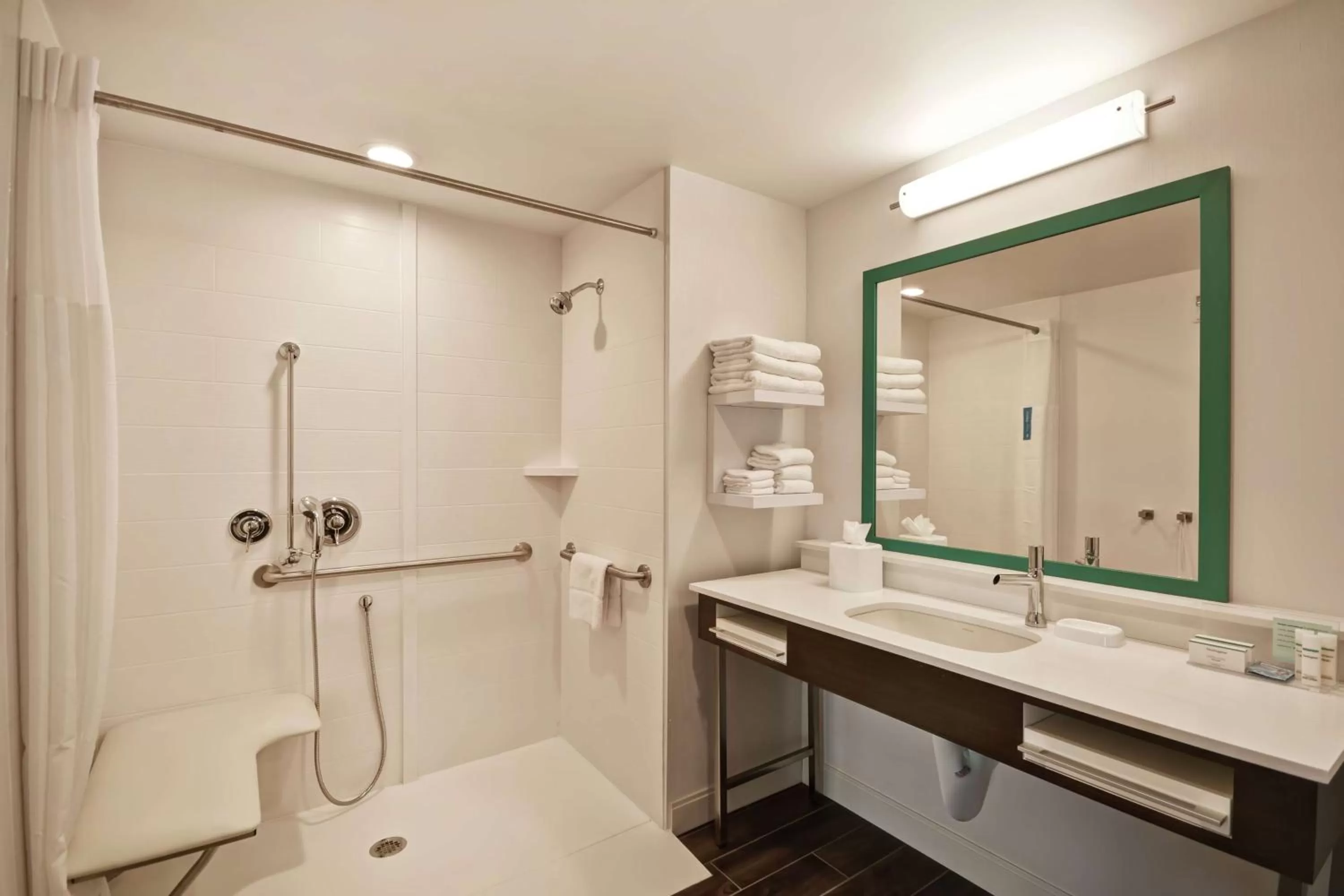 Bathroom in Hampton Inn & Suites Grants Pass