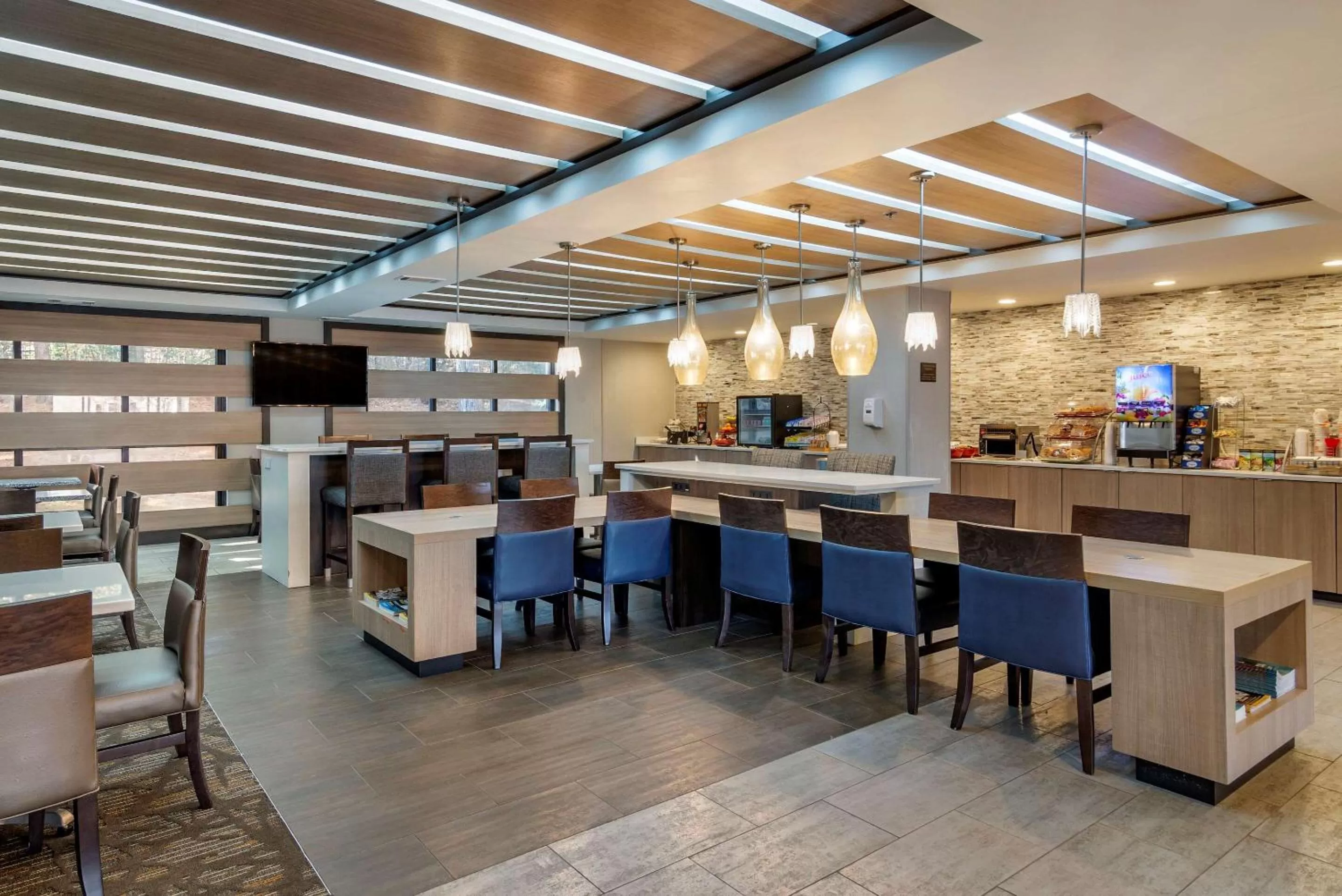 Restaurant/places to eat in Comfort Suites Alpharetta-Roswell - Atlanta Area