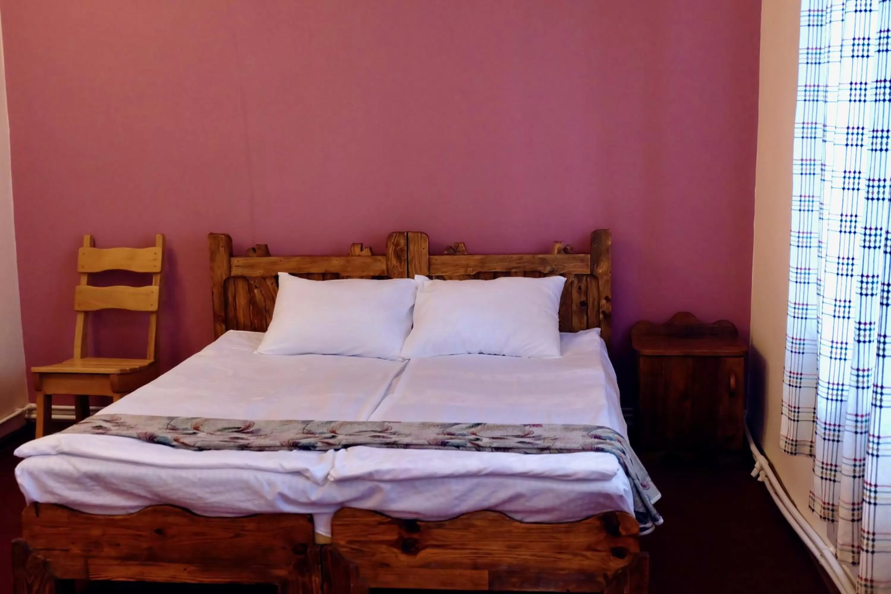 Bed in Dil Hill by Sam