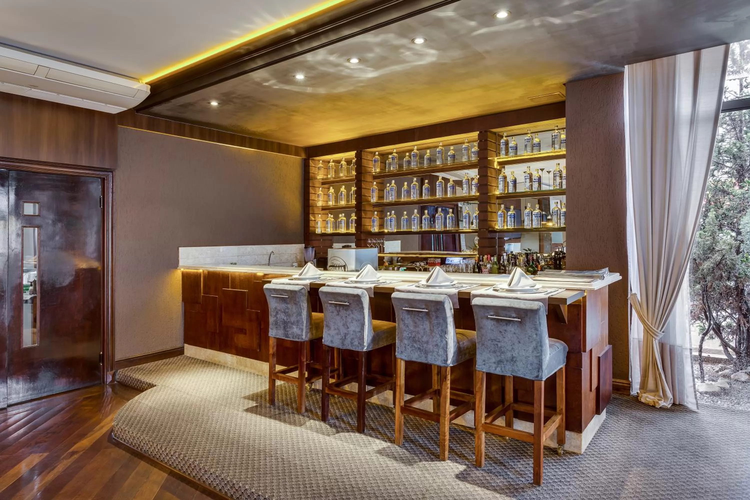 Restaurant/places to eat in Kuster Hotel