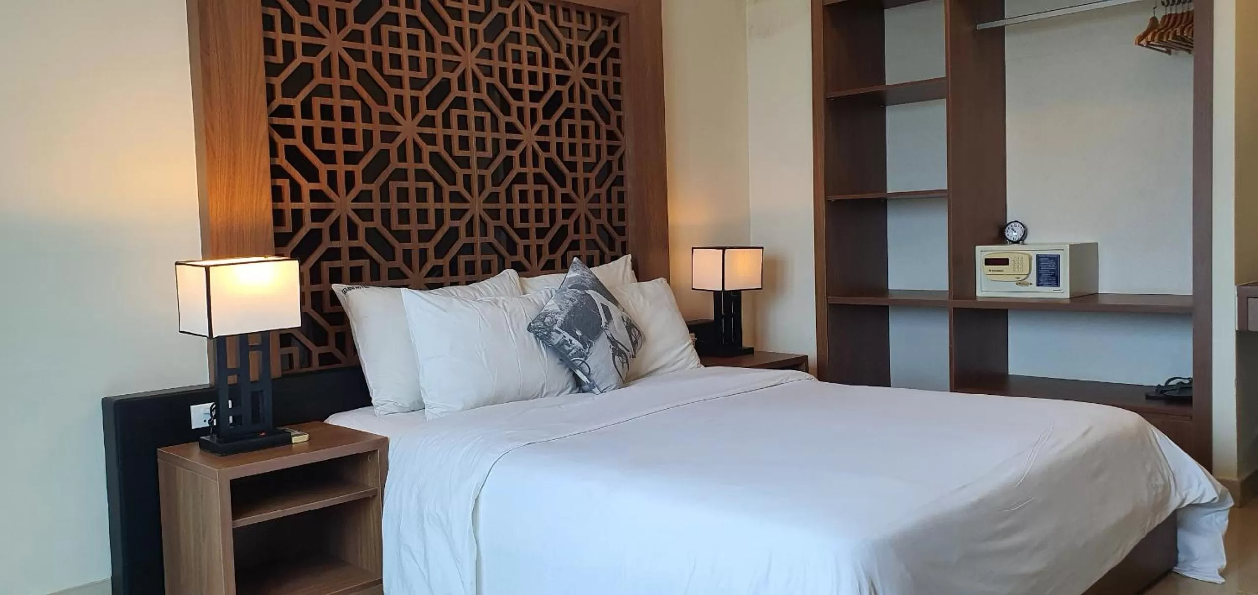 Bedroom, Bed in Gemini Saigon LUXURY