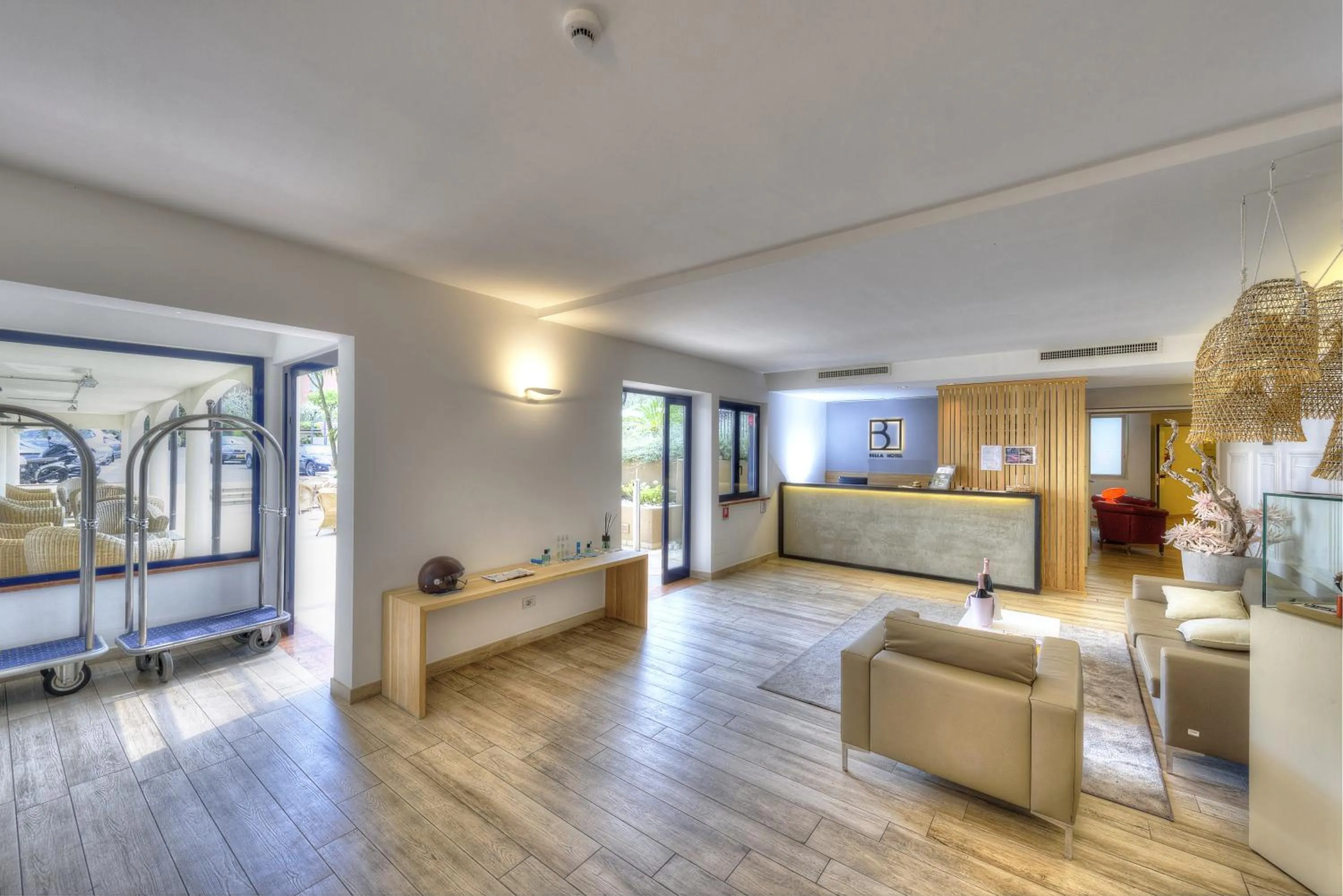 Lobby or reception in Bella Hotel & Restaurant with private dock for mooring boats