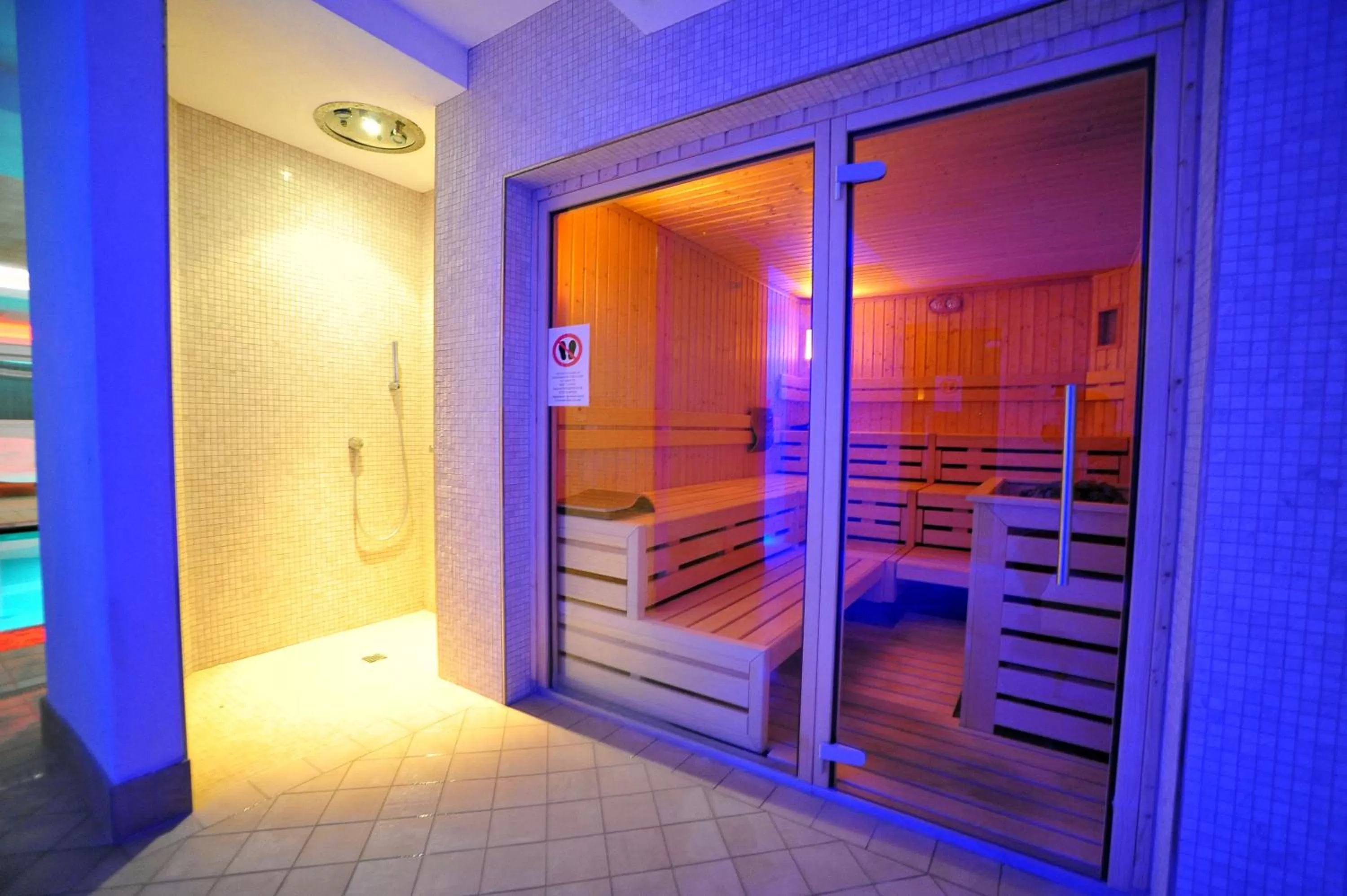 Spa and wellness centre/facilities, Bed in Hotel Derby
