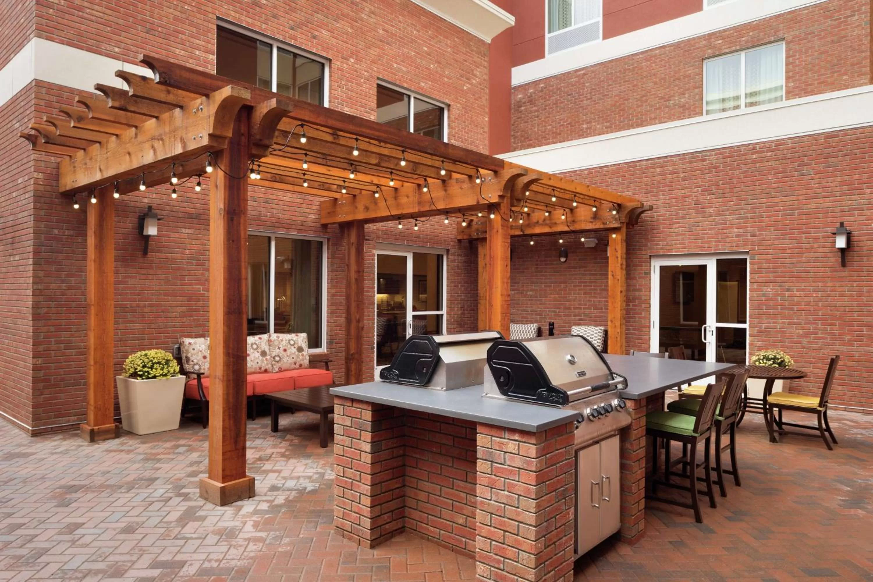 Patio in Homewood Suites by Hilton Kalamazoo-Portage