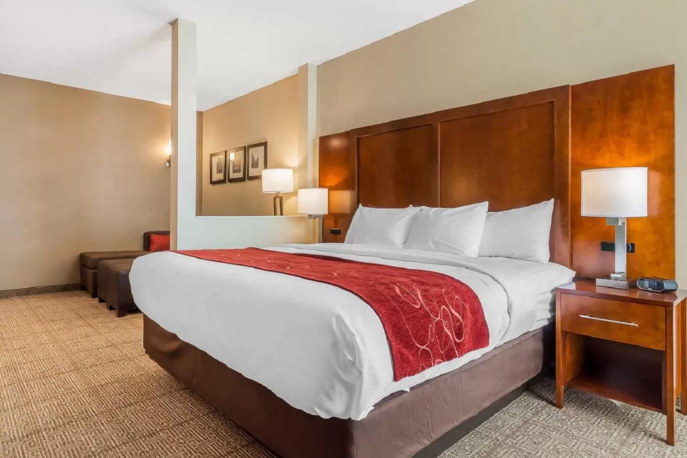 Photo of the whole room, Bed in Comfort Suites