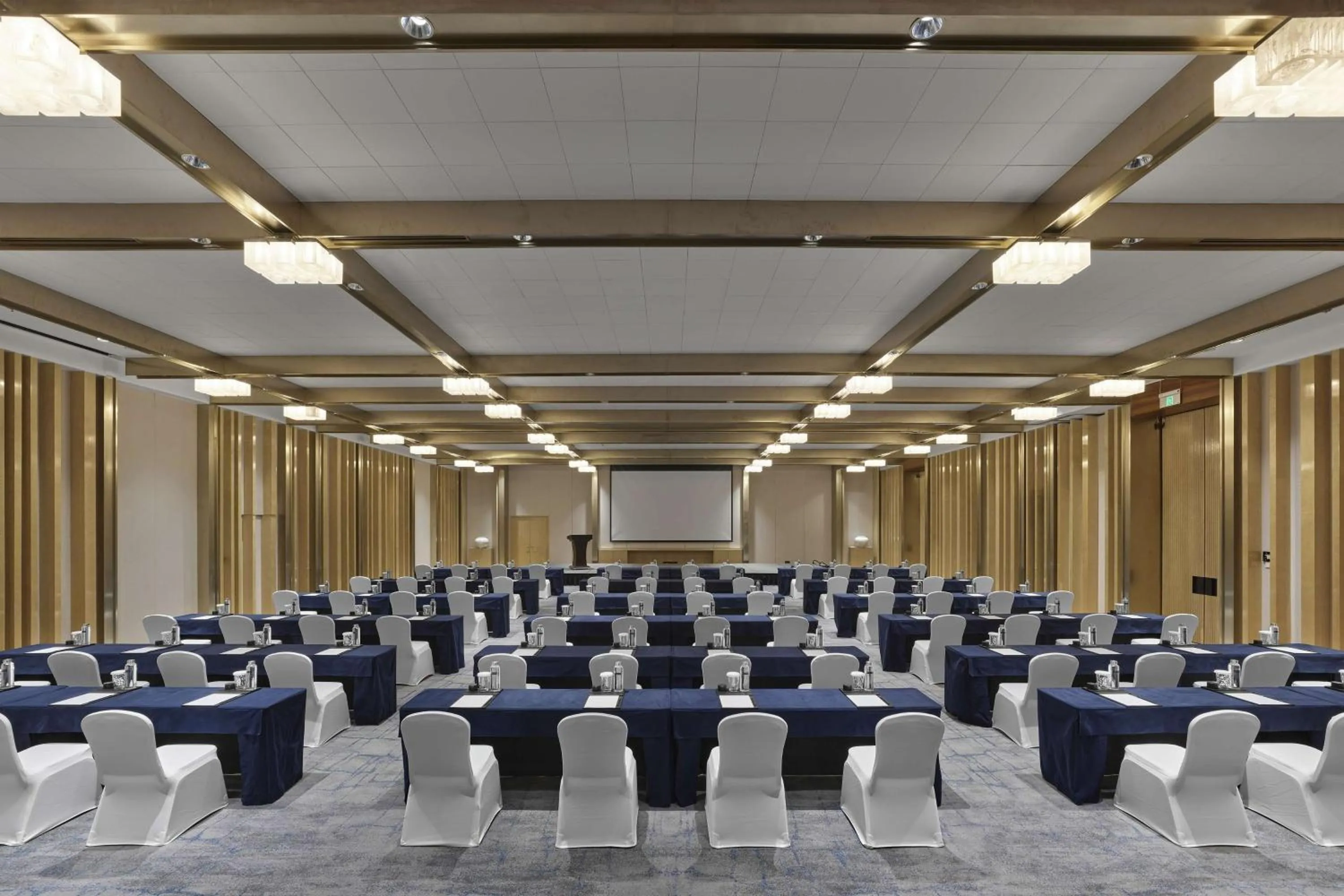 Meeting/conference room in Hilton Suzhou Yinshan Lake