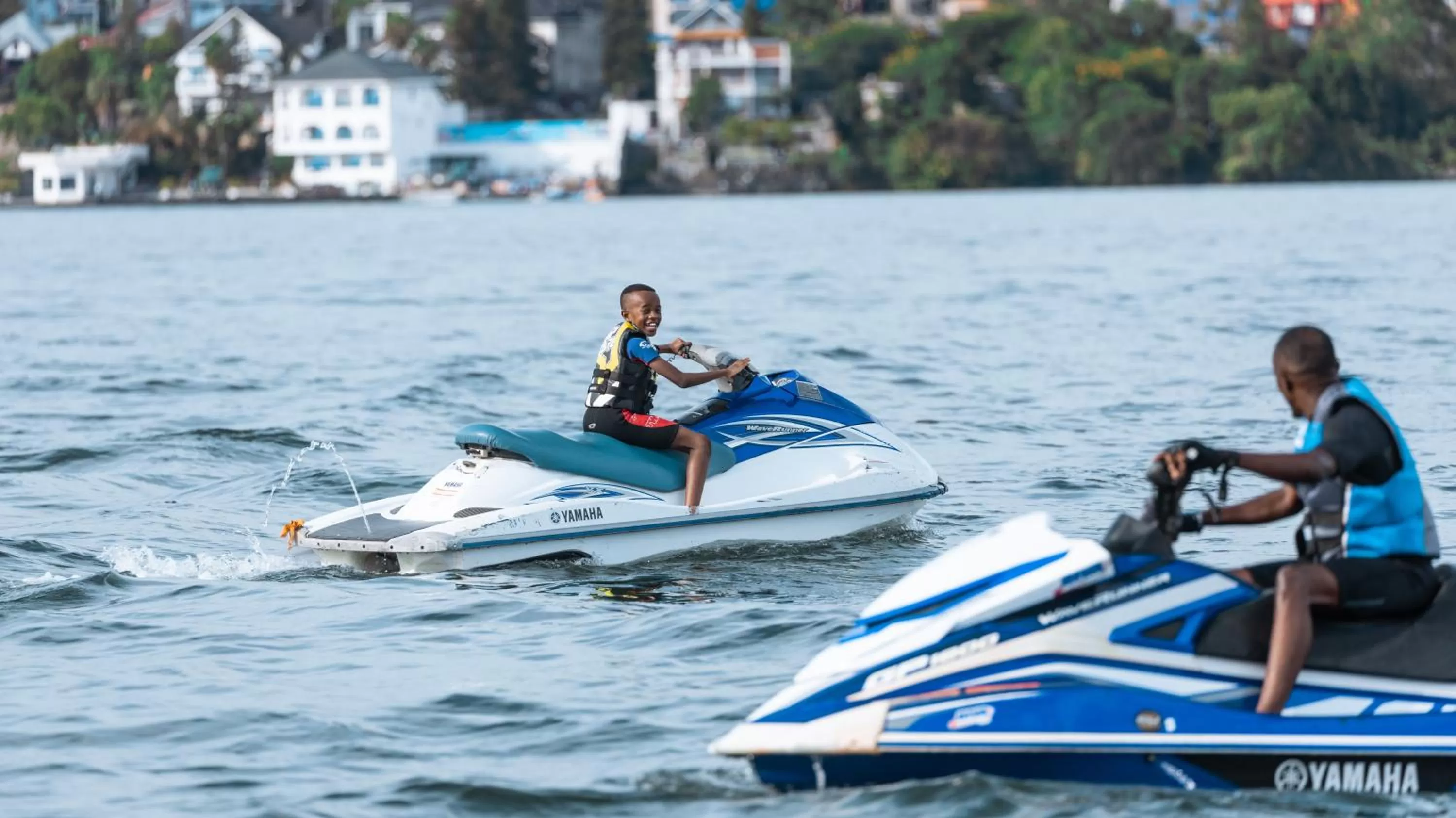 Activities, Canoeing in Cap Kivu