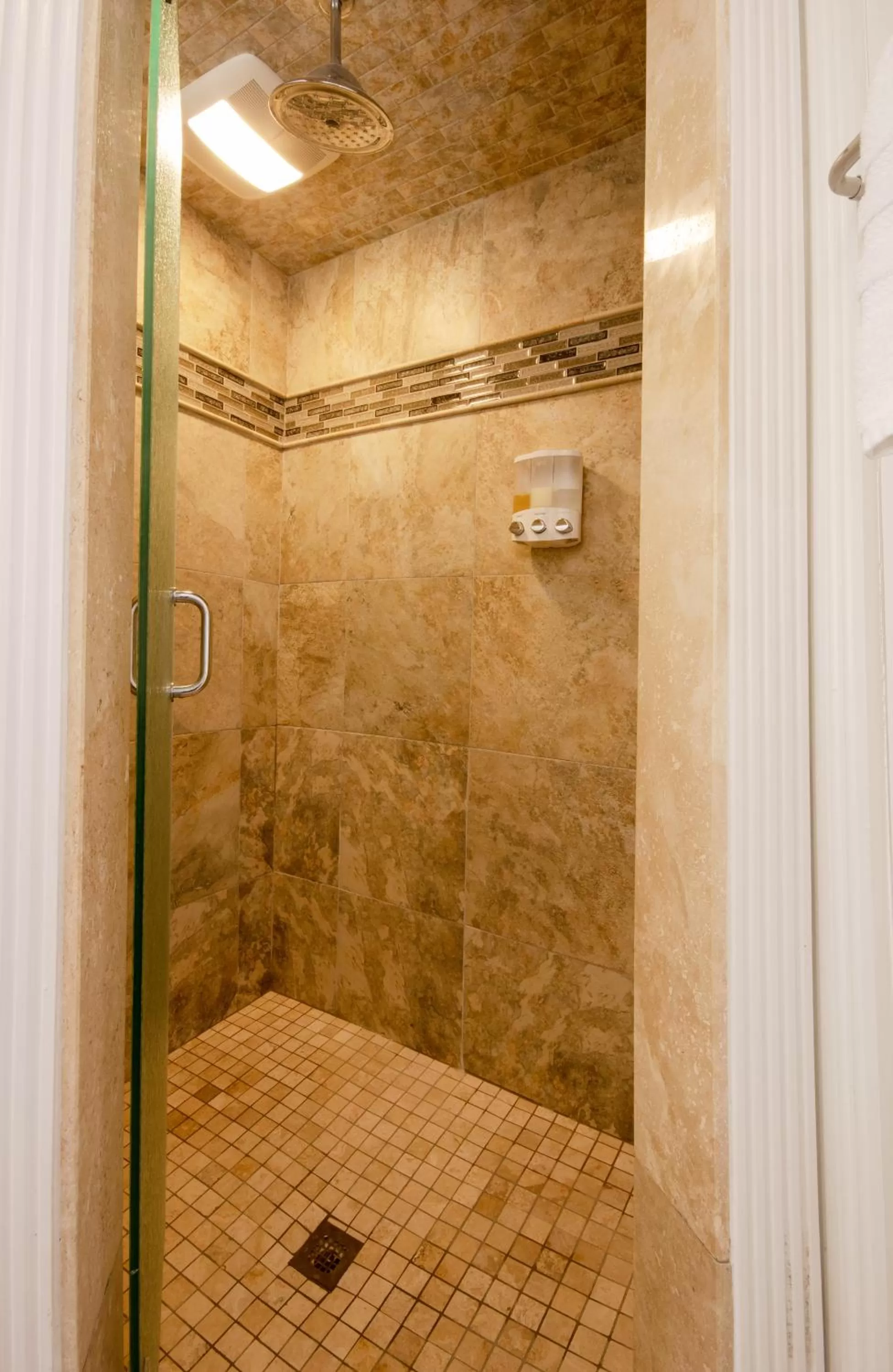 Inn on Charlotte Boutique Hotel