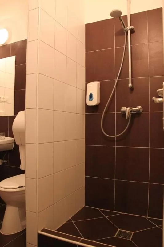 Bathroom in Teke Bowling Centrum és Sport Panzió