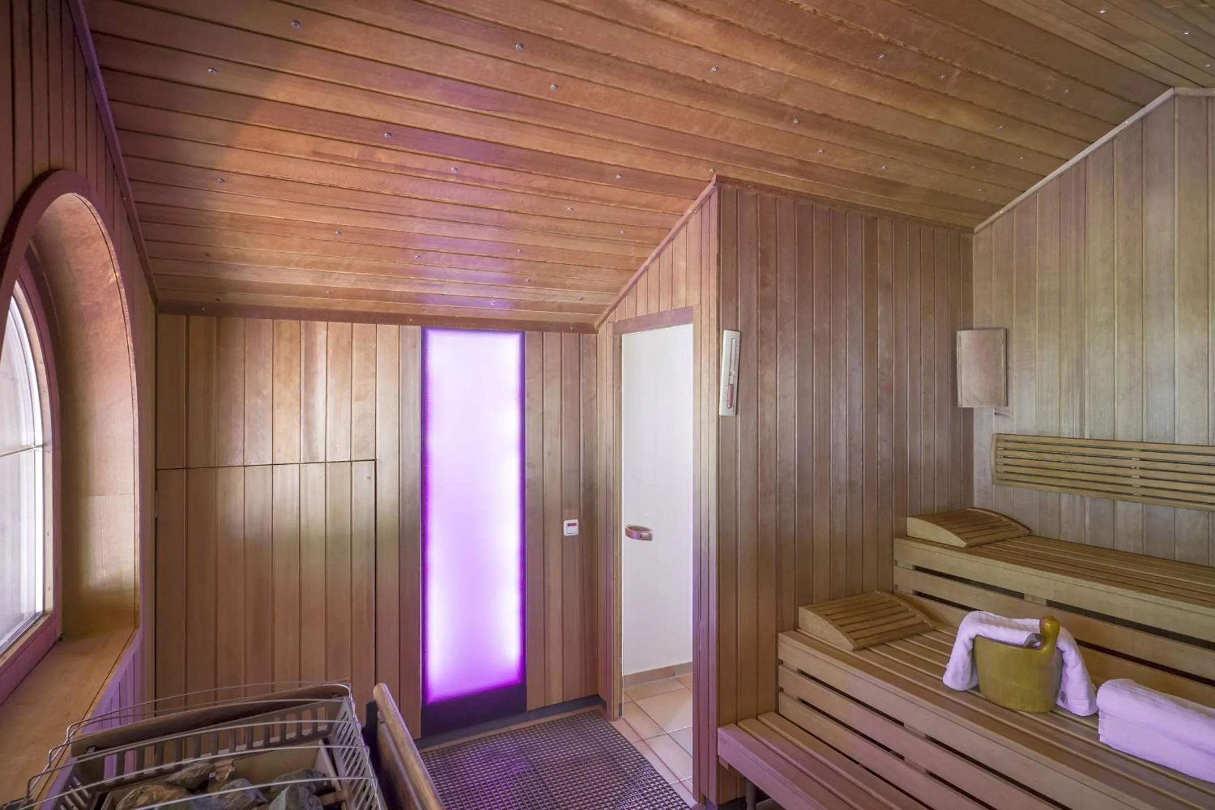 Sauna, Bed in MANNI das Hotel