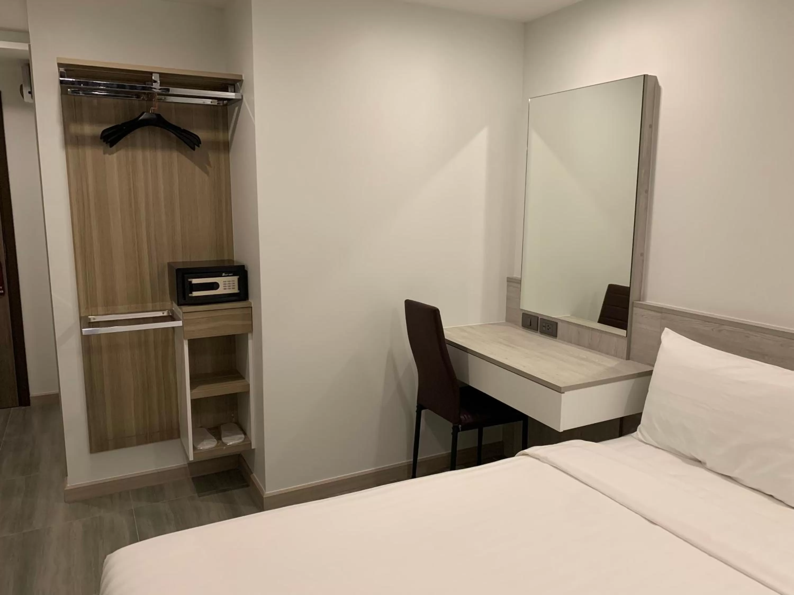 Bed in Thana Wisut Hotel