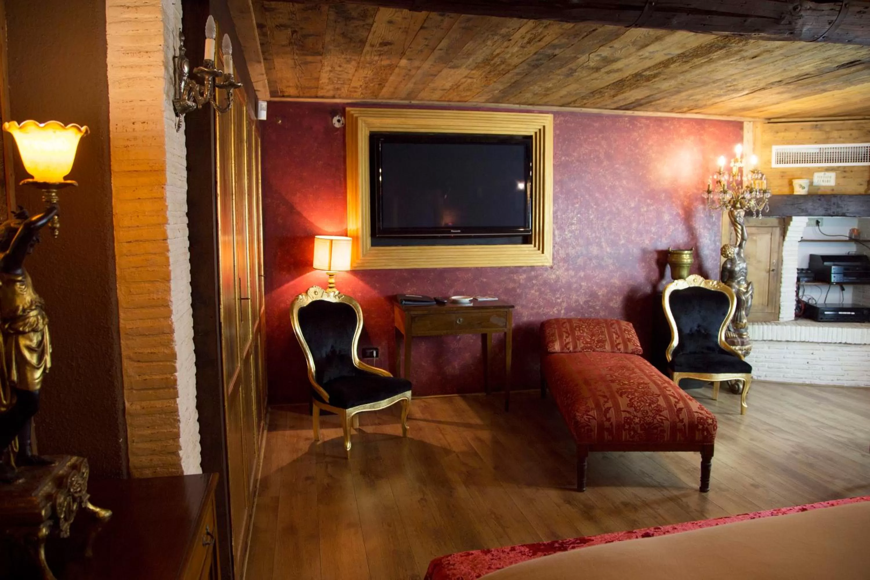 TV and multimedia, Seating Area in Le Fate Corbezzole