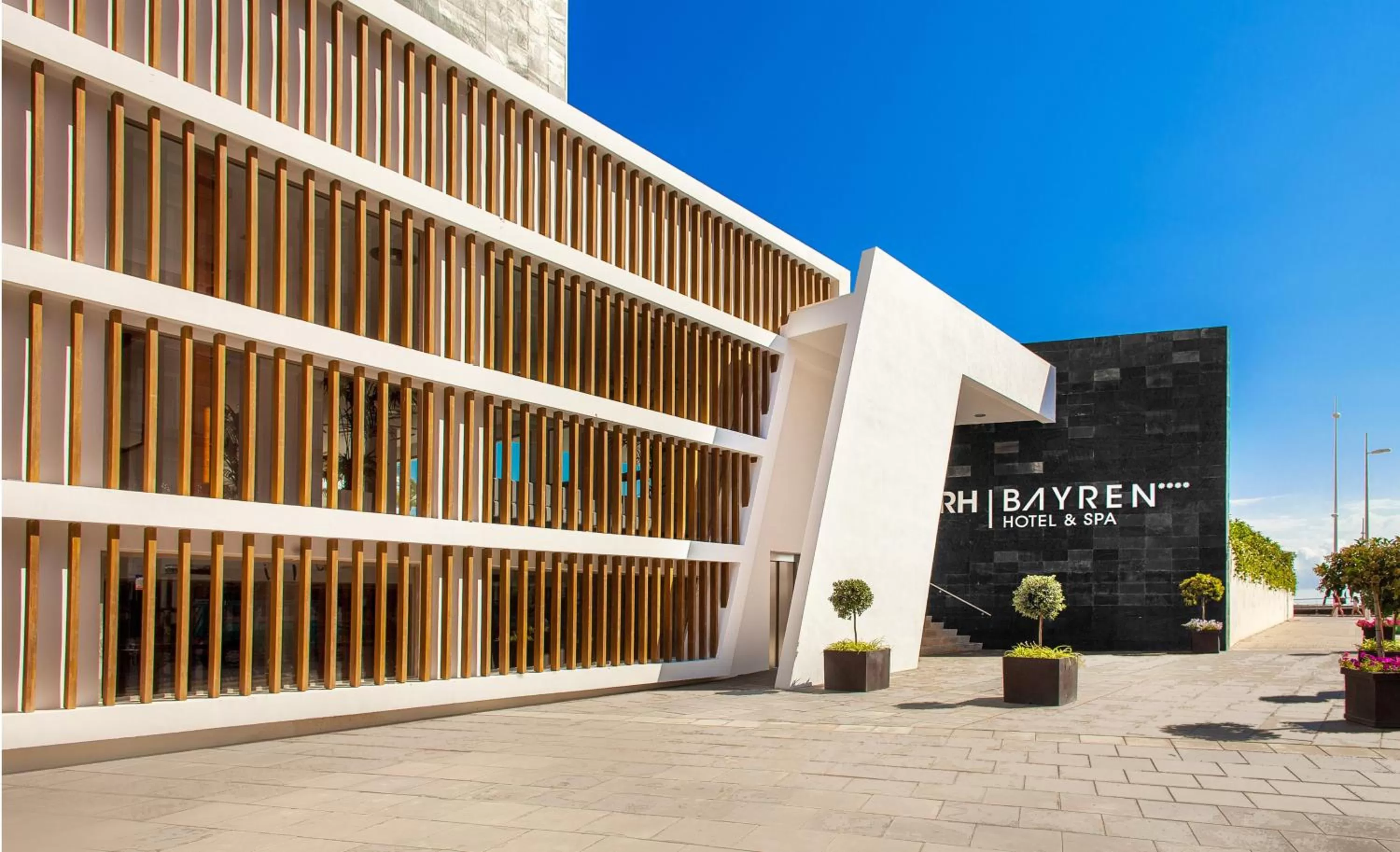 Facade/entrance in RH Bayren Hotel & Spa 4* Sup