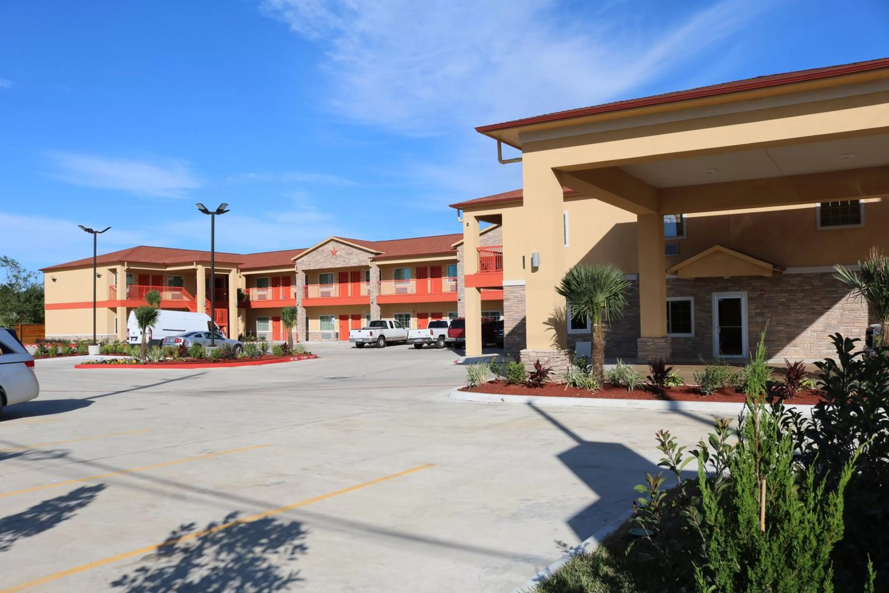 Property building in Scottish Inn & Suites - IAH Airport