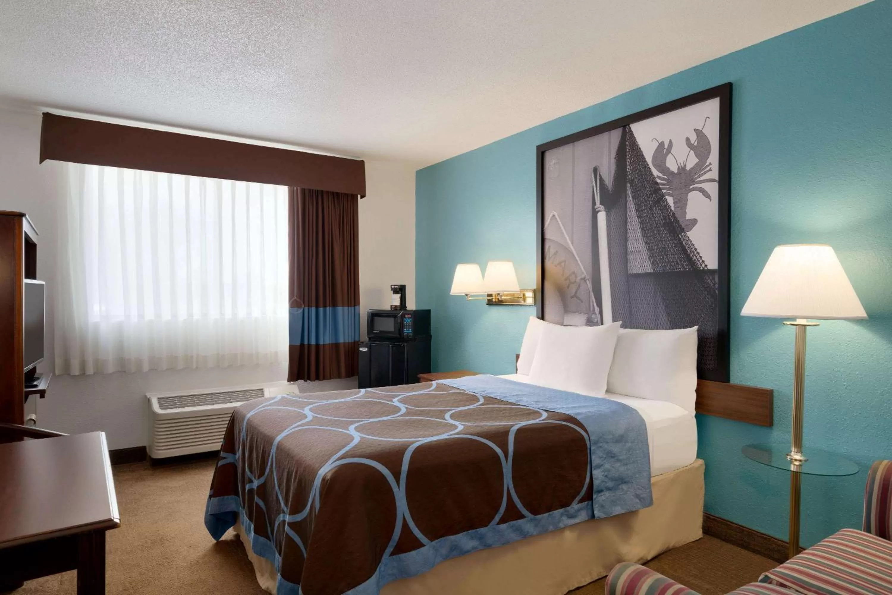 Photo of the whole room in Super 8 by Wyndham Portland/Westbrook Area