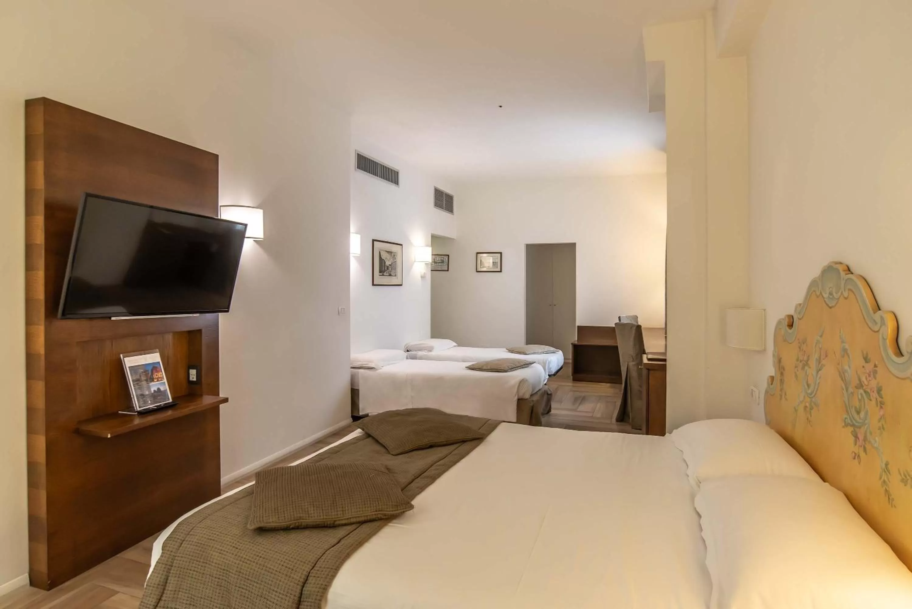 Bedroom, Bed in Hotel Machiavelli Palace