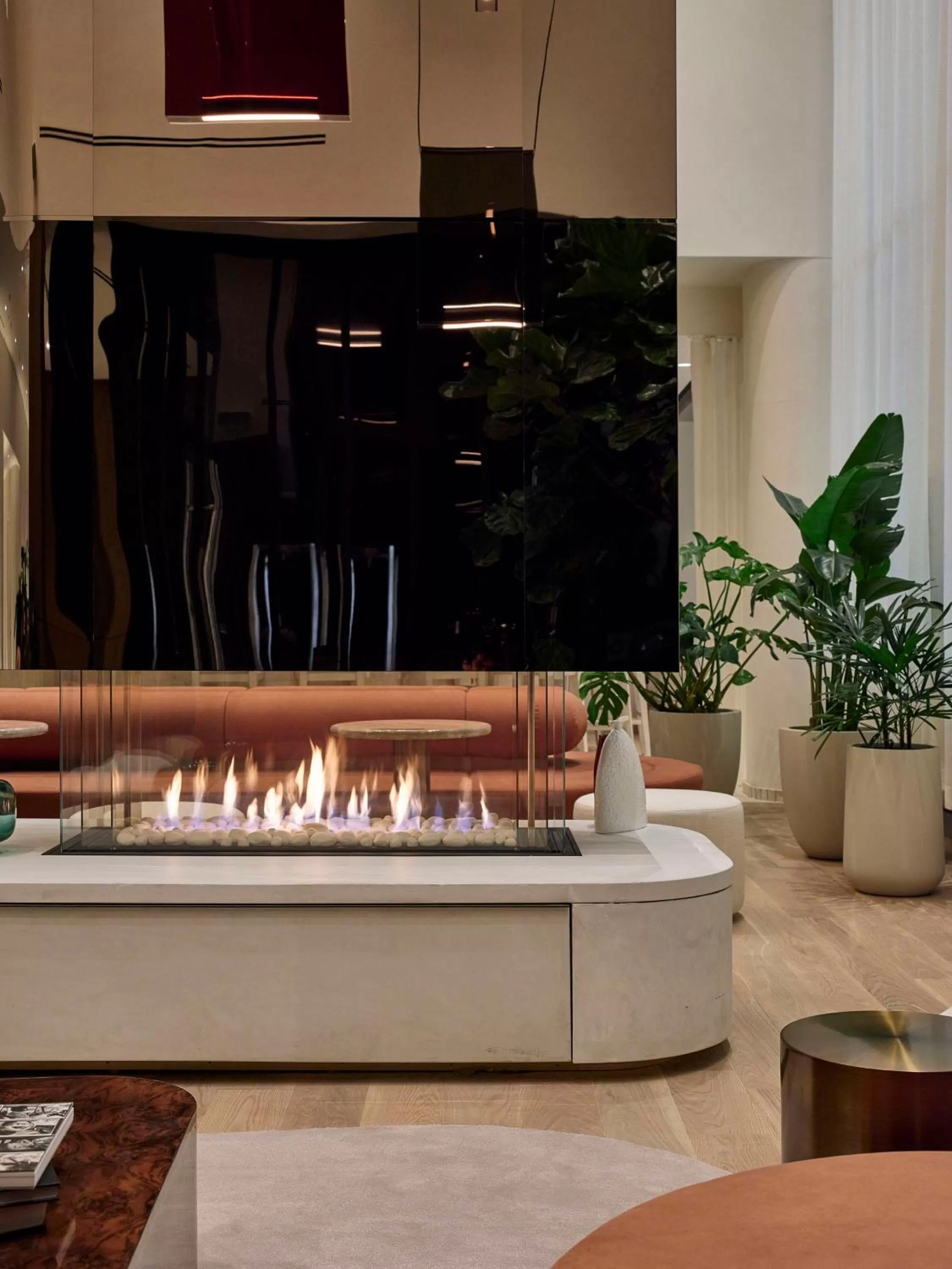 Lobby or reception in Vogue Hotel Montreal Downtown, Curio Collection by Hilton