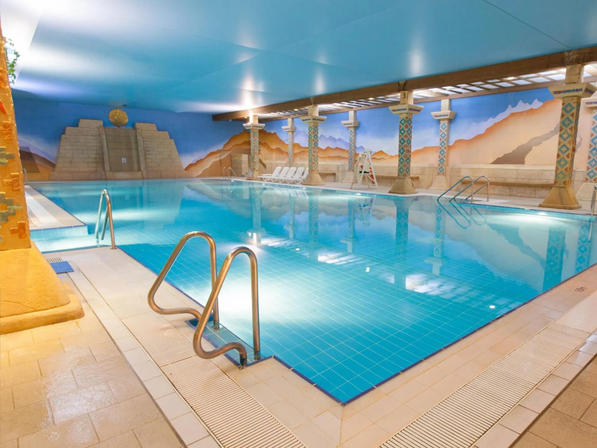 Swimming pool in TLH Toorak Hotel - TLH Leisure, Entertainment and Spa Resort