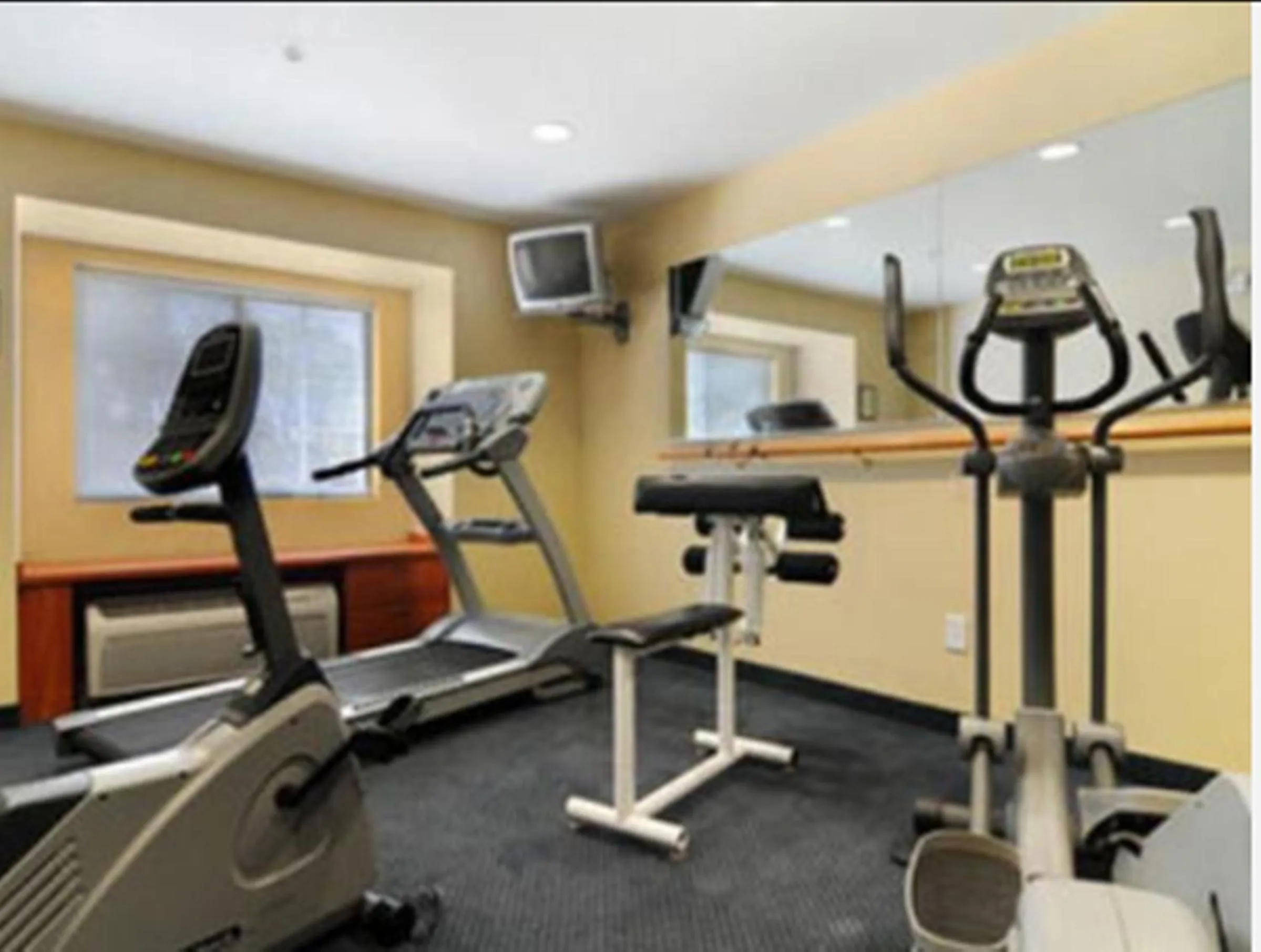 Fitness centre/facilities in Microtel Inn & Suites by Wyndham Huntsville