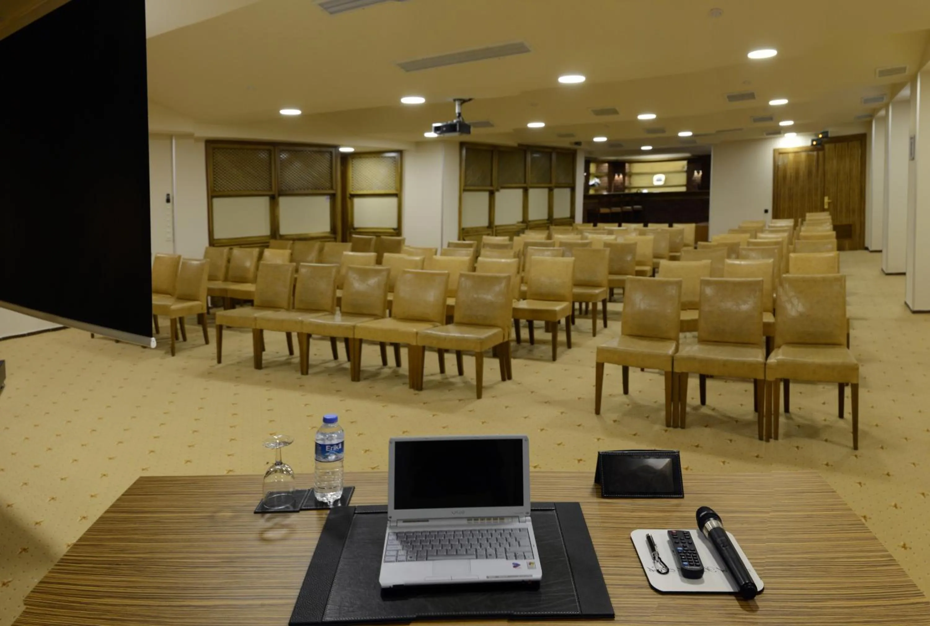 Business facilities in Hotel Buyuk Keban