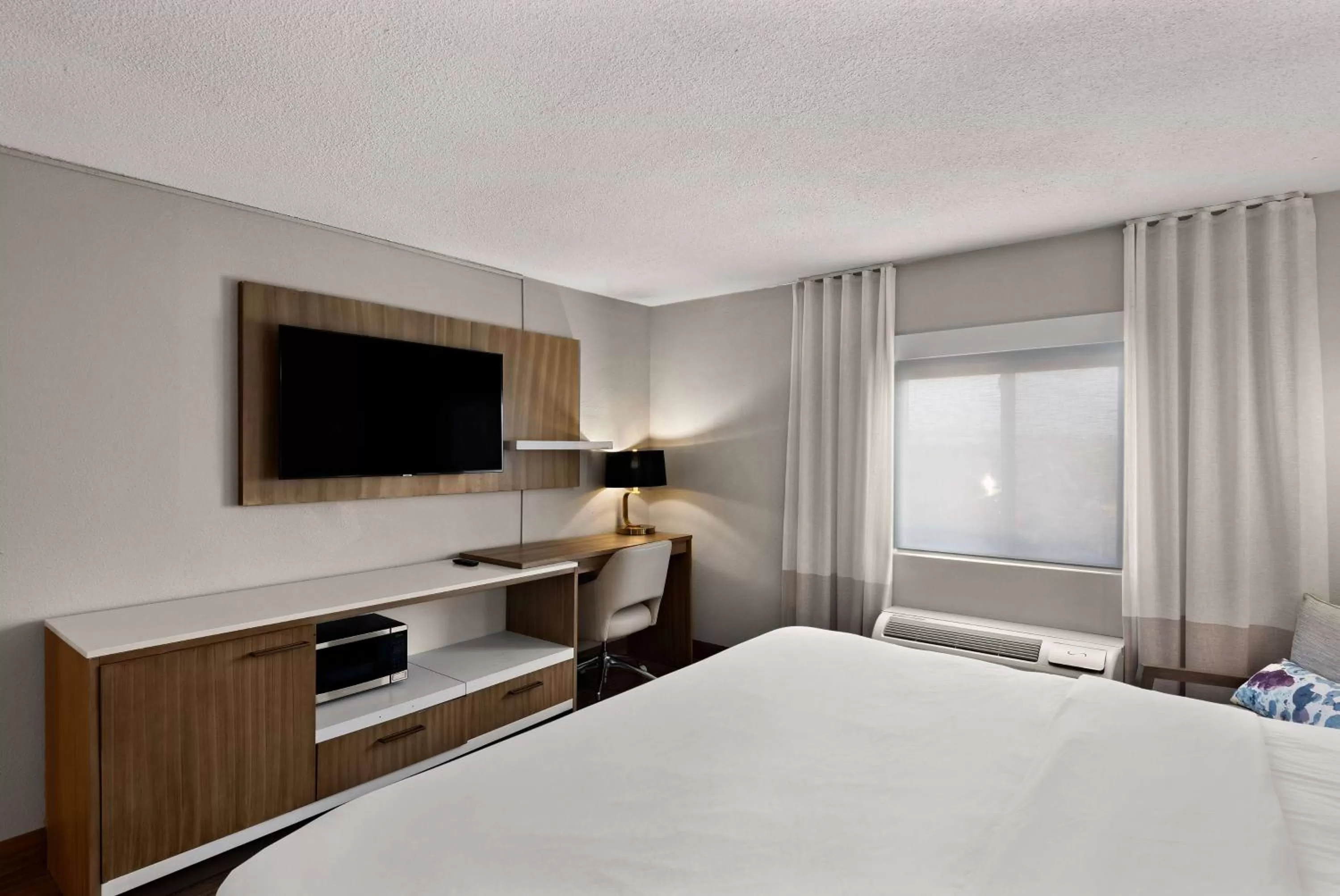 Photo of the whole room, Bed in Wyndham Garden Ankeny