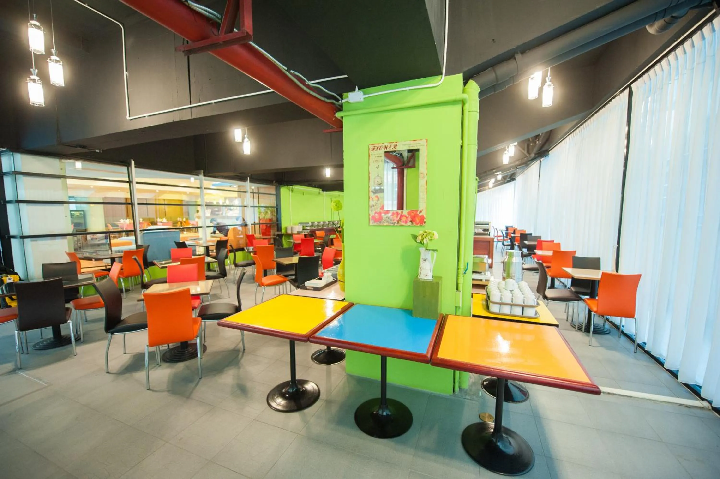 Restaurant/places to eat in The Seasons Bangkok Huamark