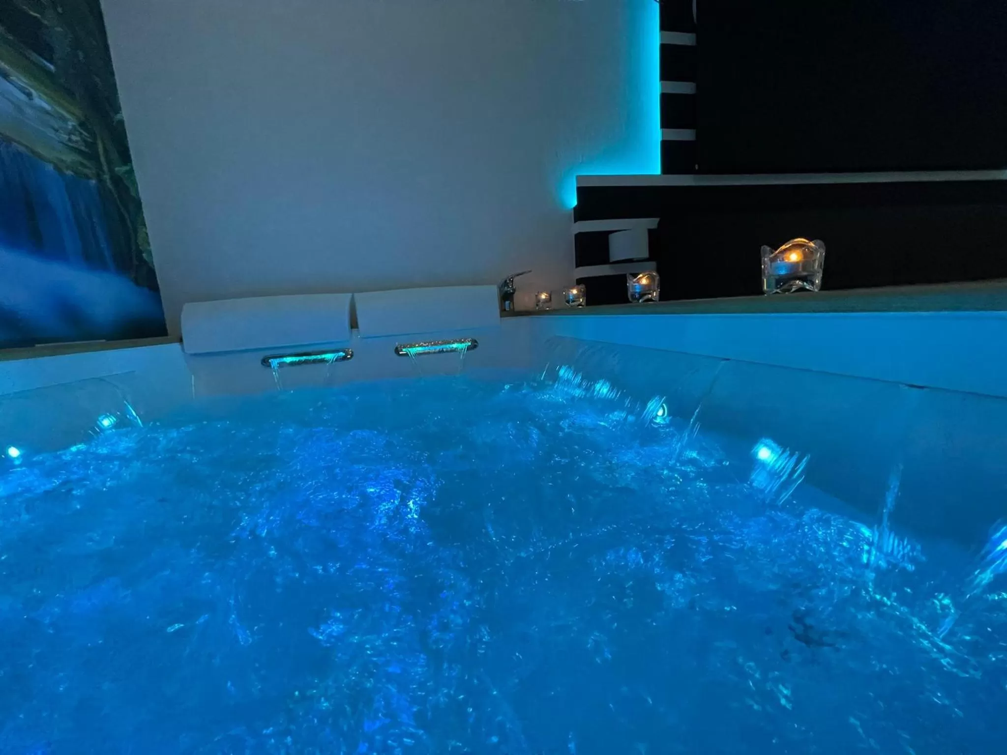 Hot Tub in Suite Ciclopi Acitrezza