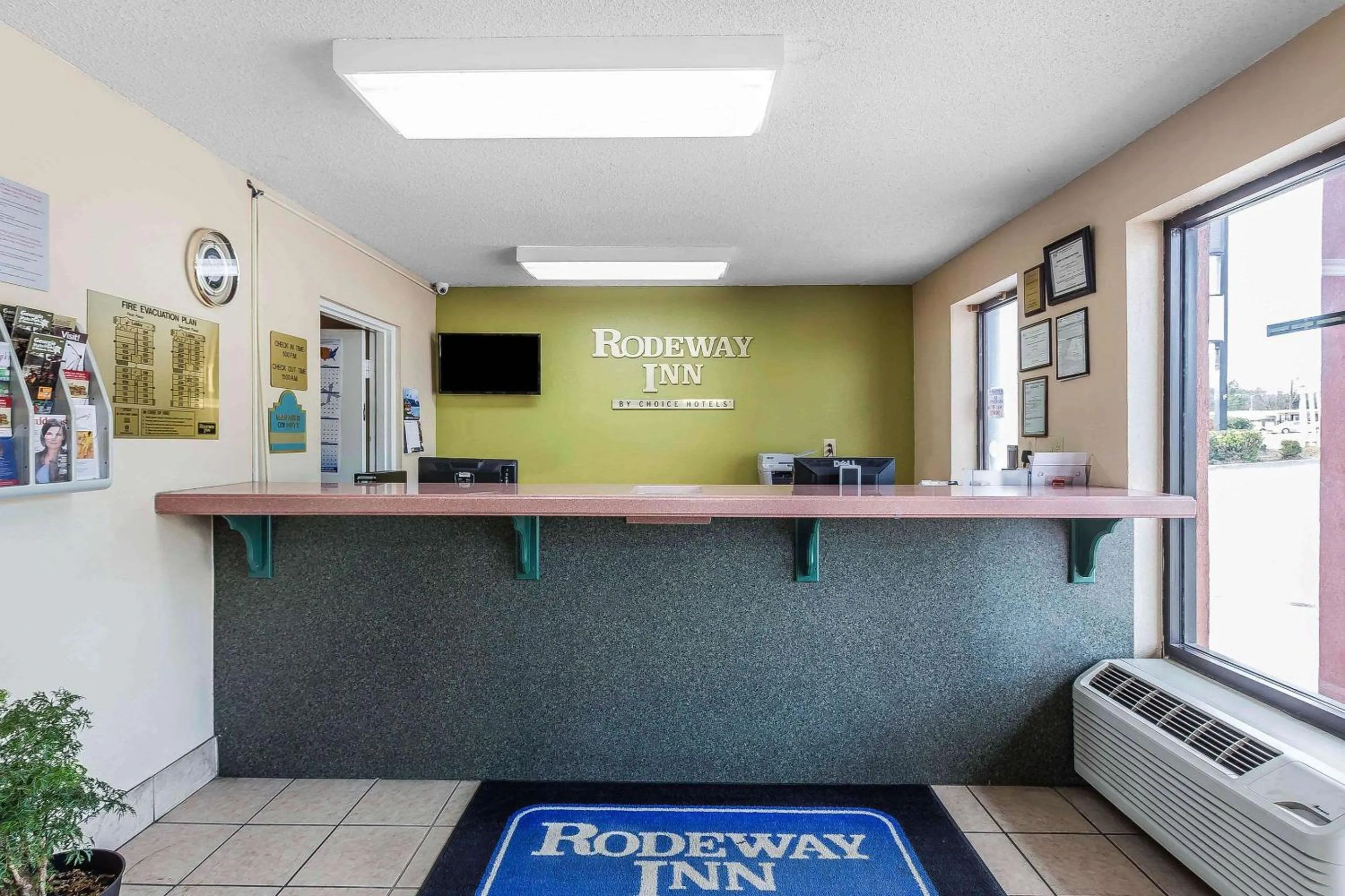 Lobby or reception in Rodeway Inn Augusta South