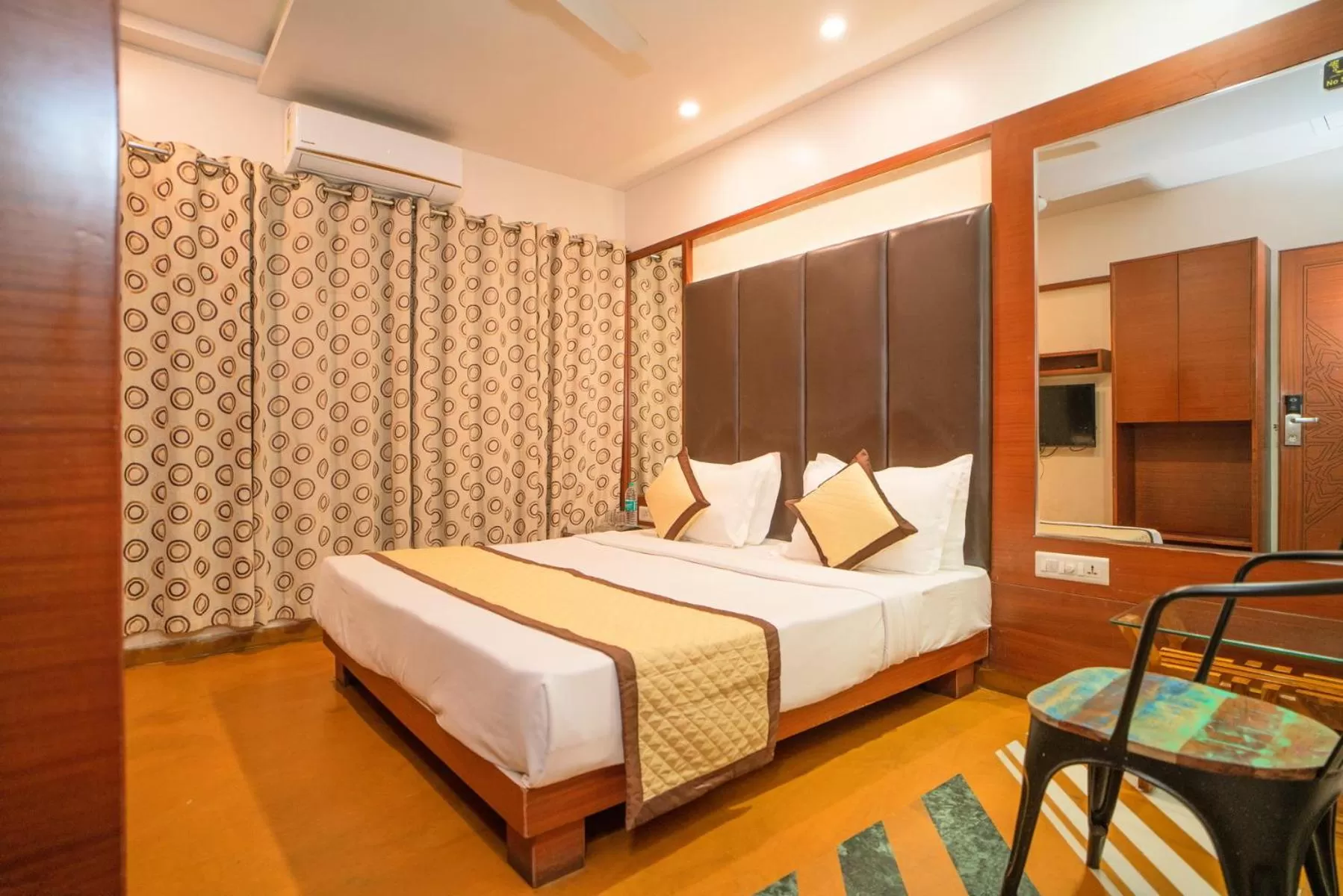 Bedroom, Bed in Uddhav Vilas A Family Hotel