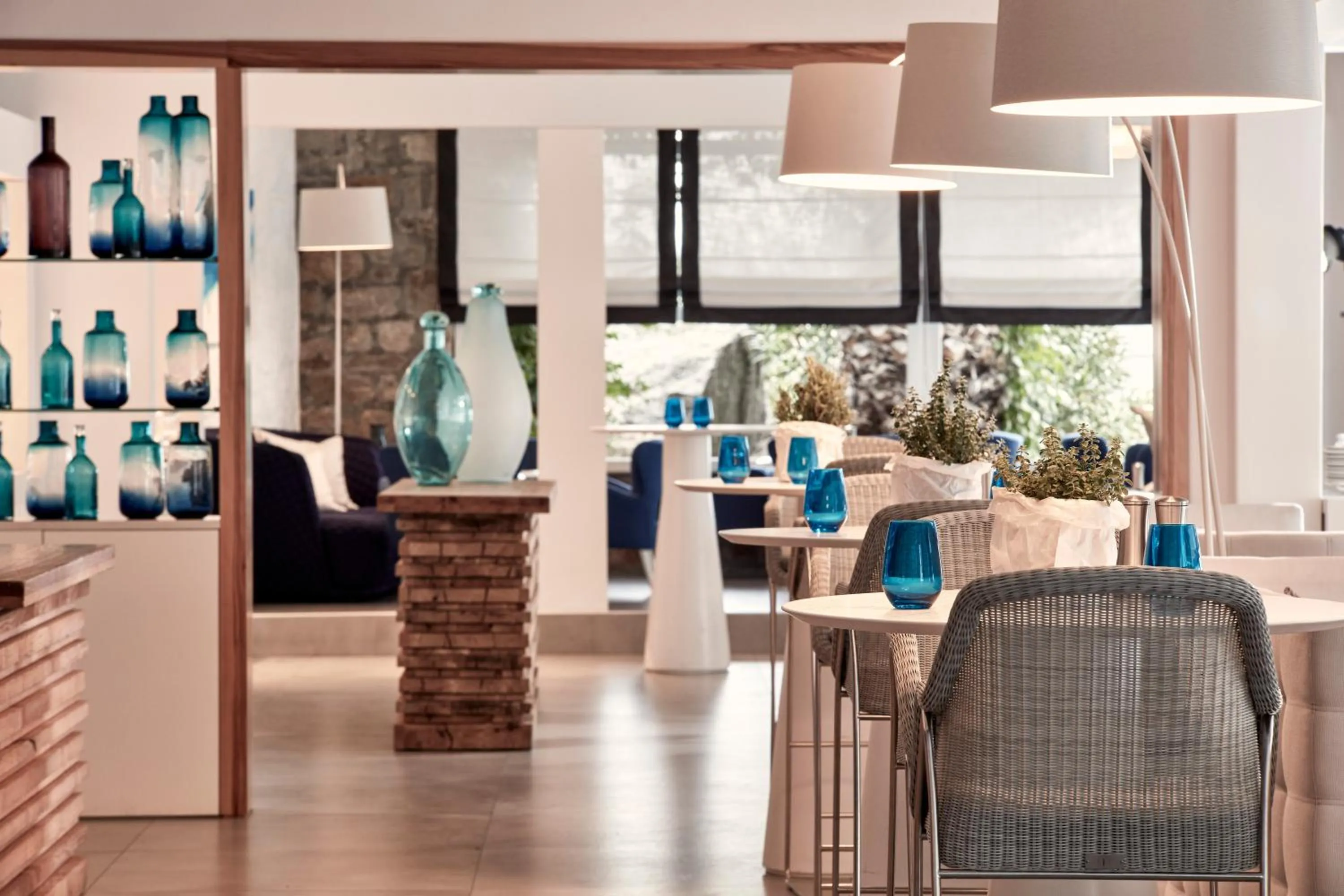 Restaurant/places to eat in Myconian Ambassador Relais & Chateaux