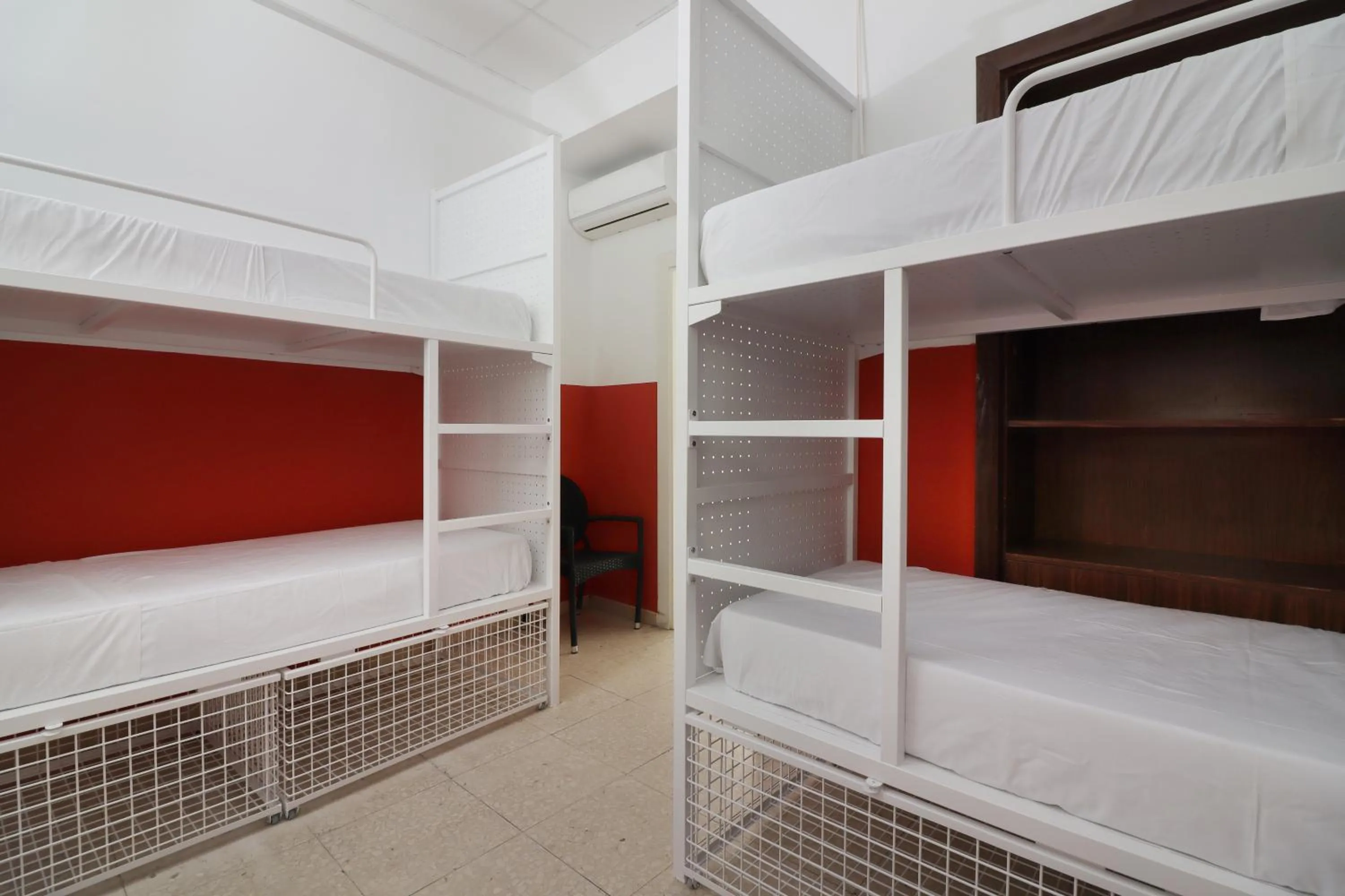 Bed in Feel Hostels City Center