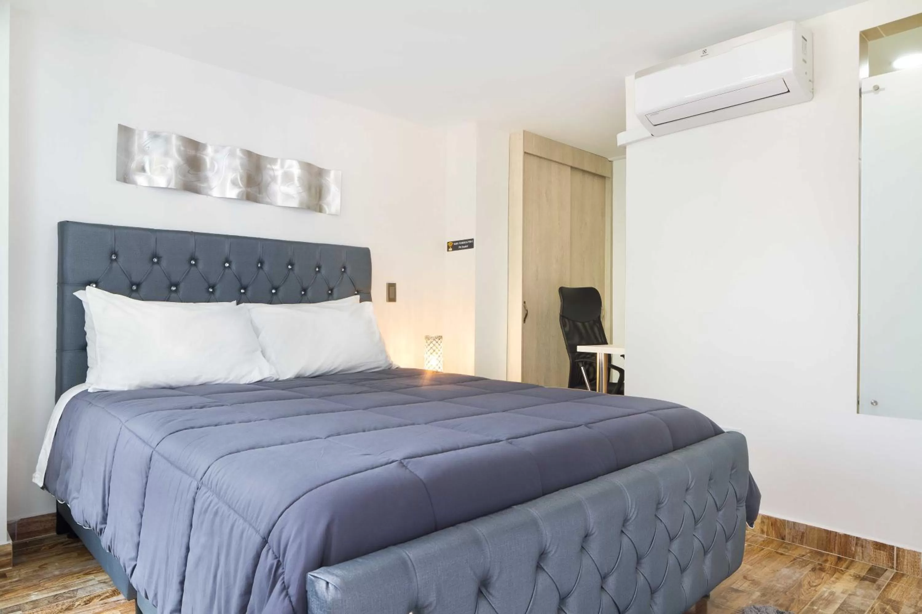 Bedroom, Bed in Miracle