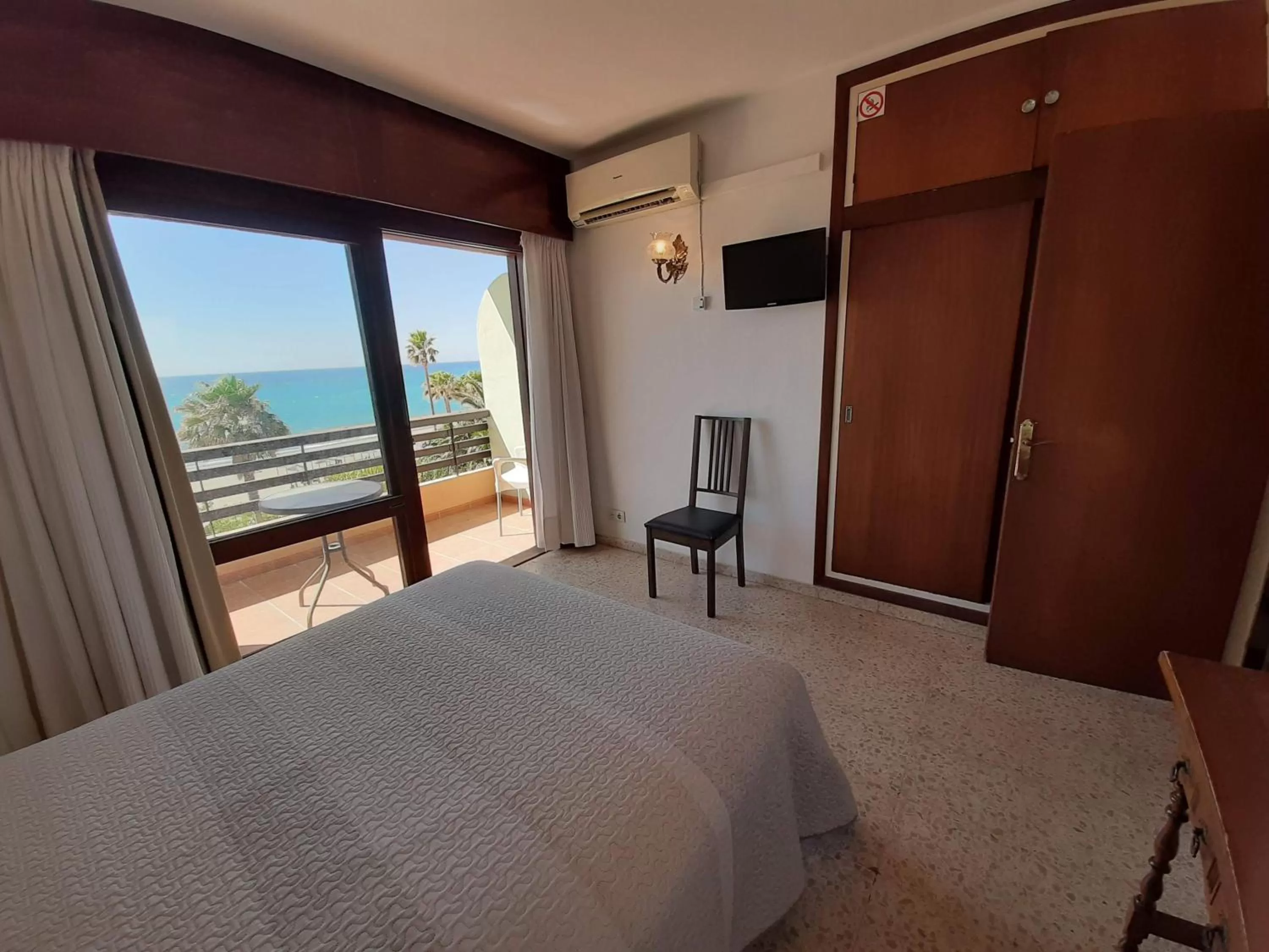 Photo of the whole room in Hotel Buenavista