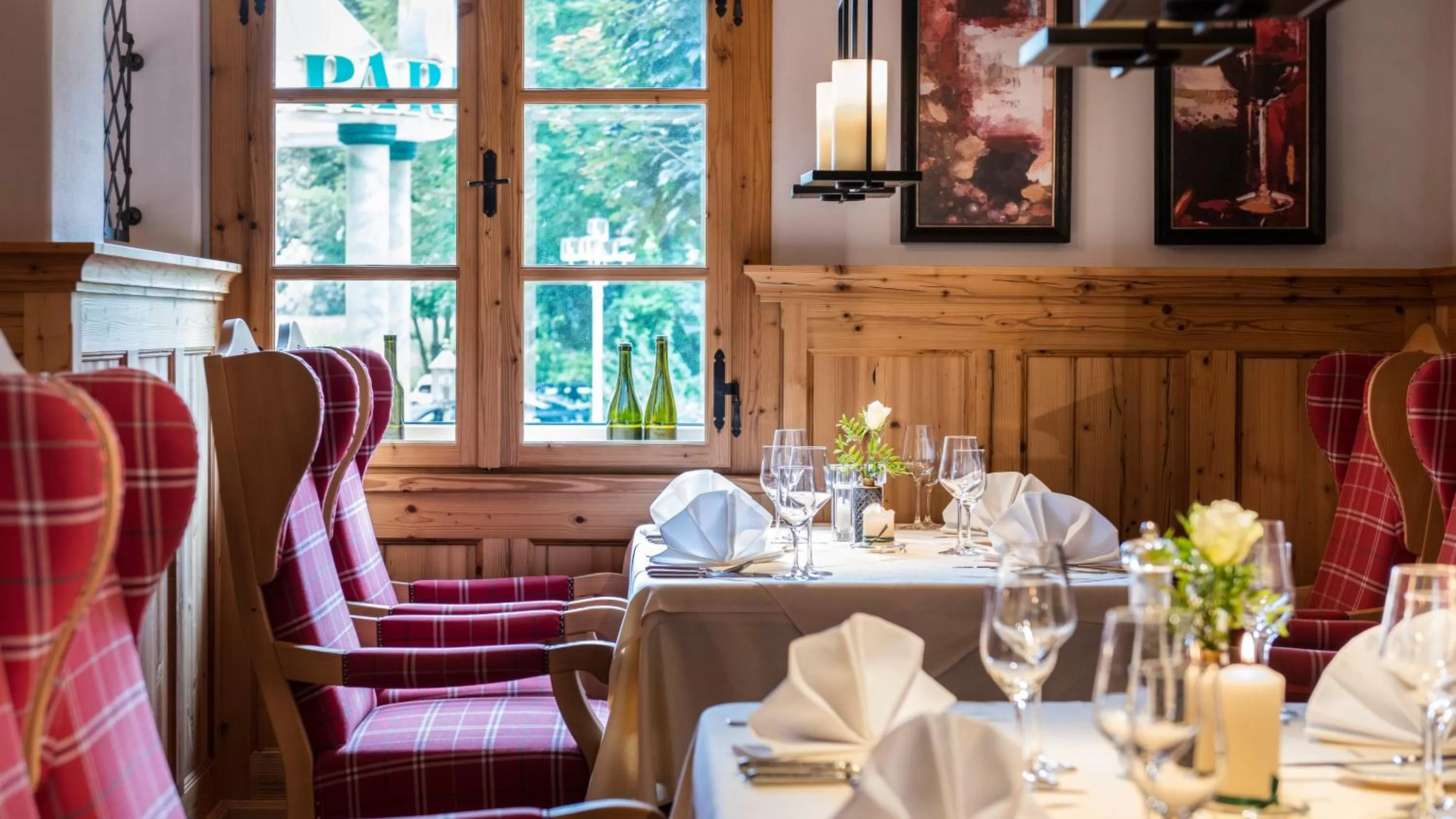 Restaurant/places to eat in Parkhotel